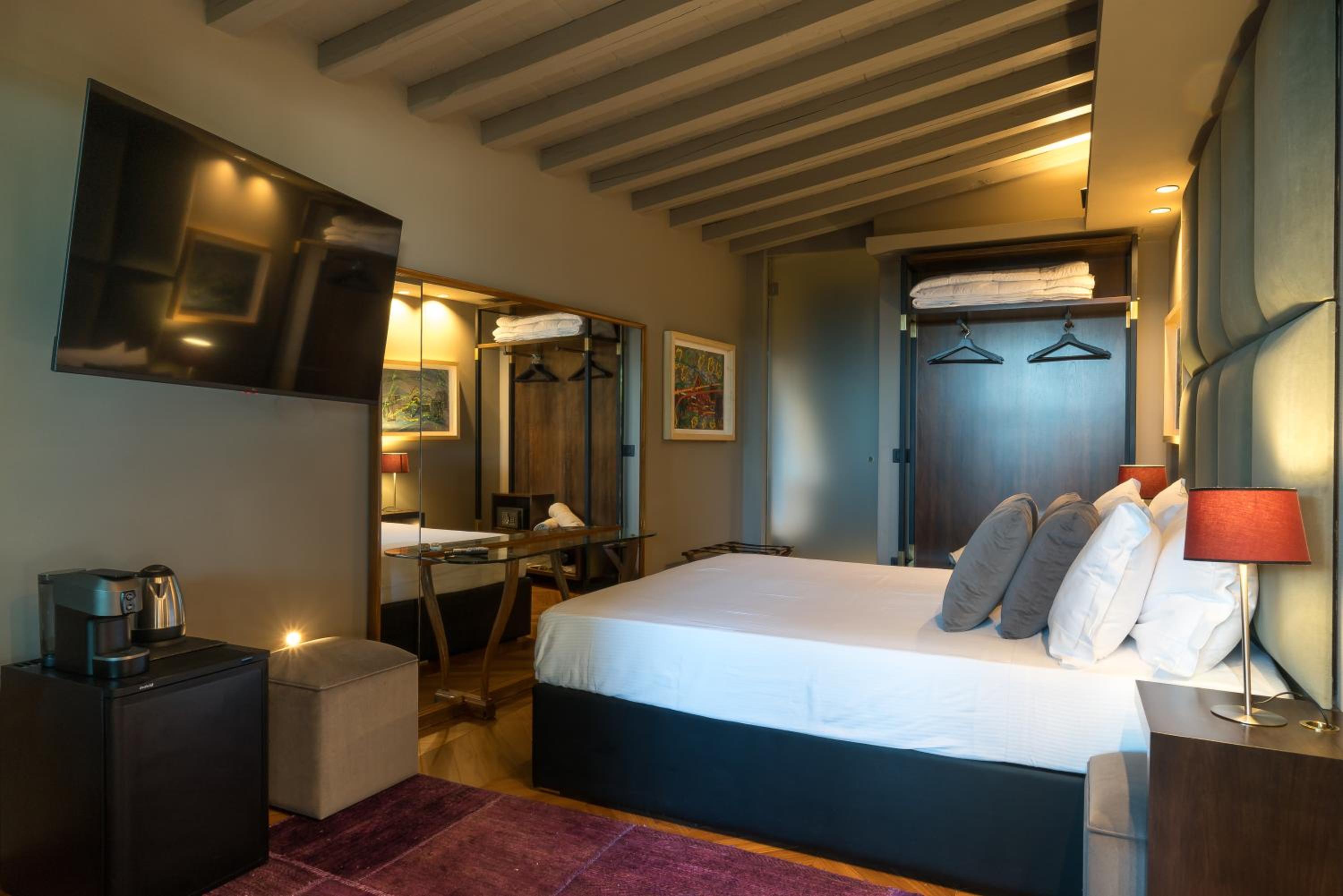 One-Bedroom Apartment with Garden