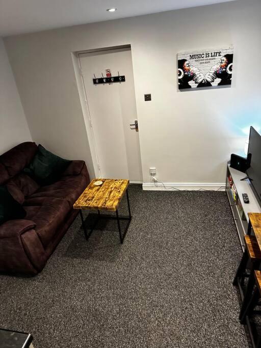 One-Bedroom Apartment photo 3