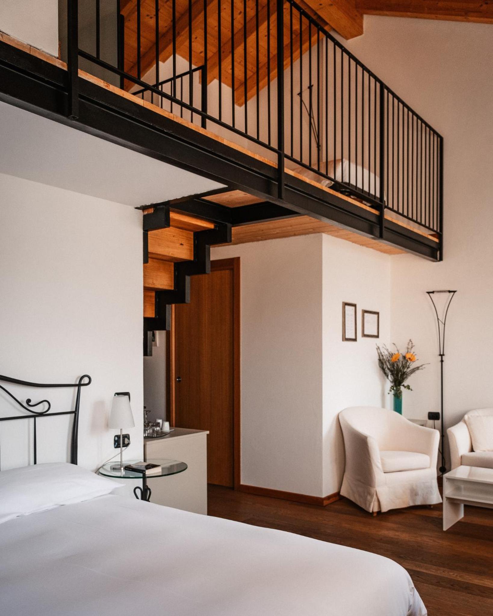 Suite with Lake View photo 1