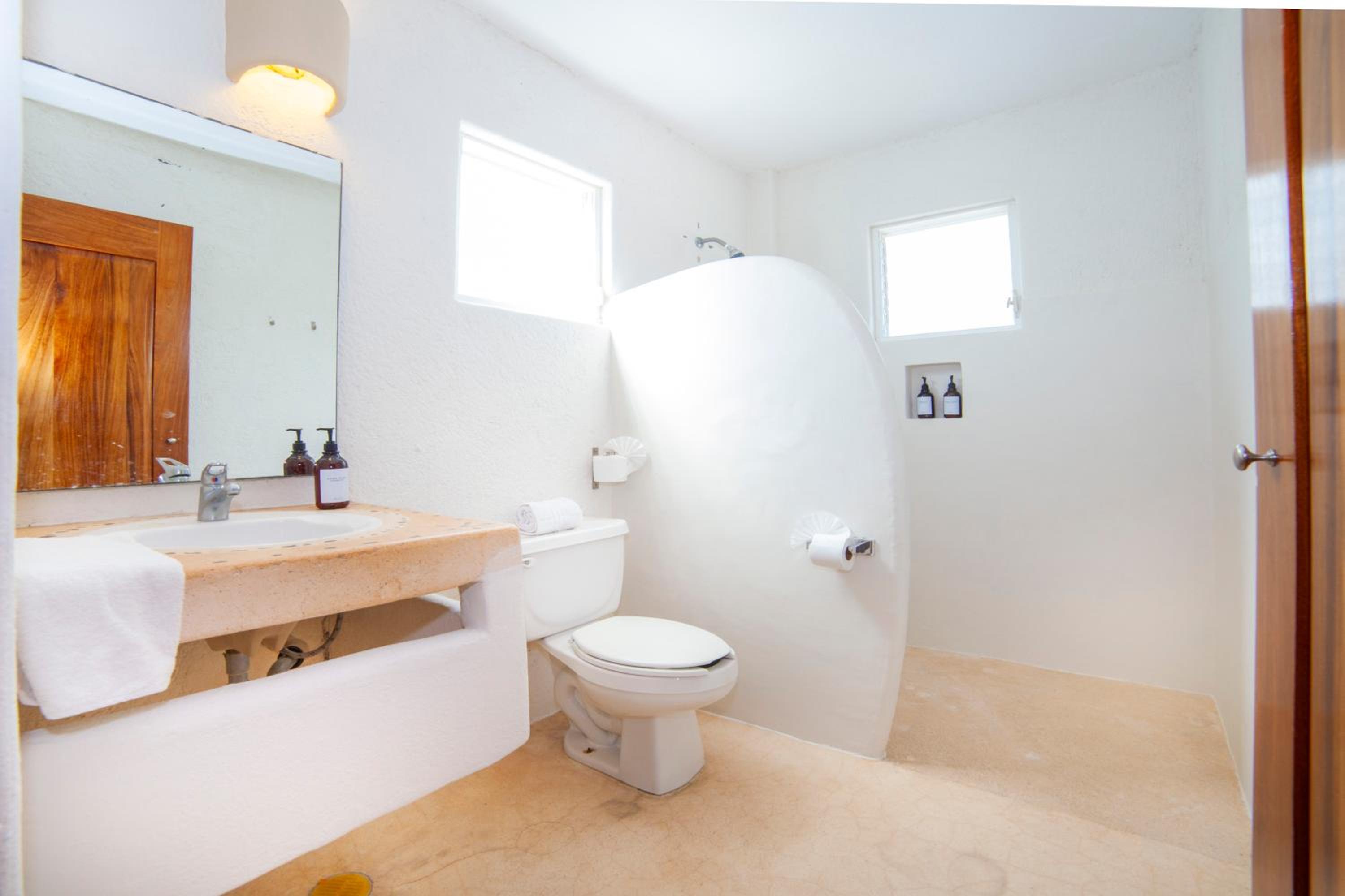 Budget Double Room - Photo 3
