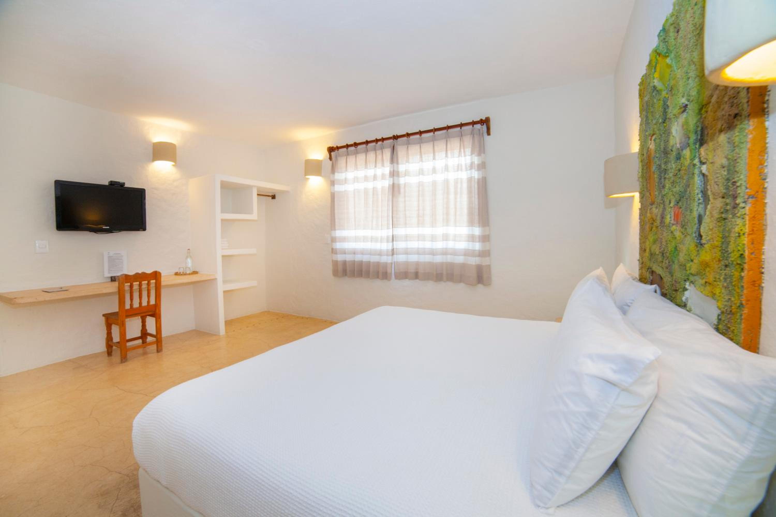 Budget Double Room - Photo 1
