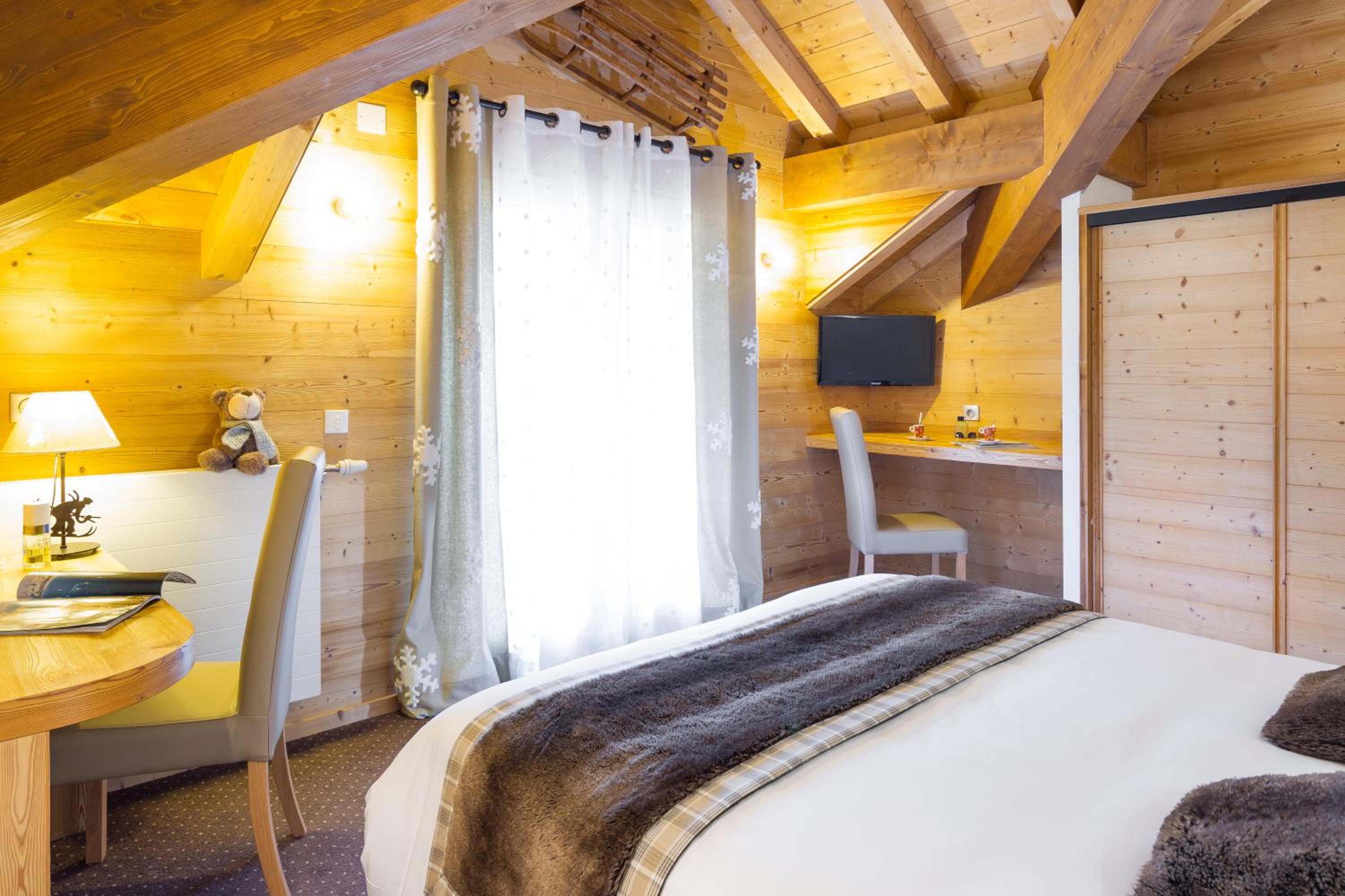 Family Suite (2 Adults + 2 Children) photo 3
