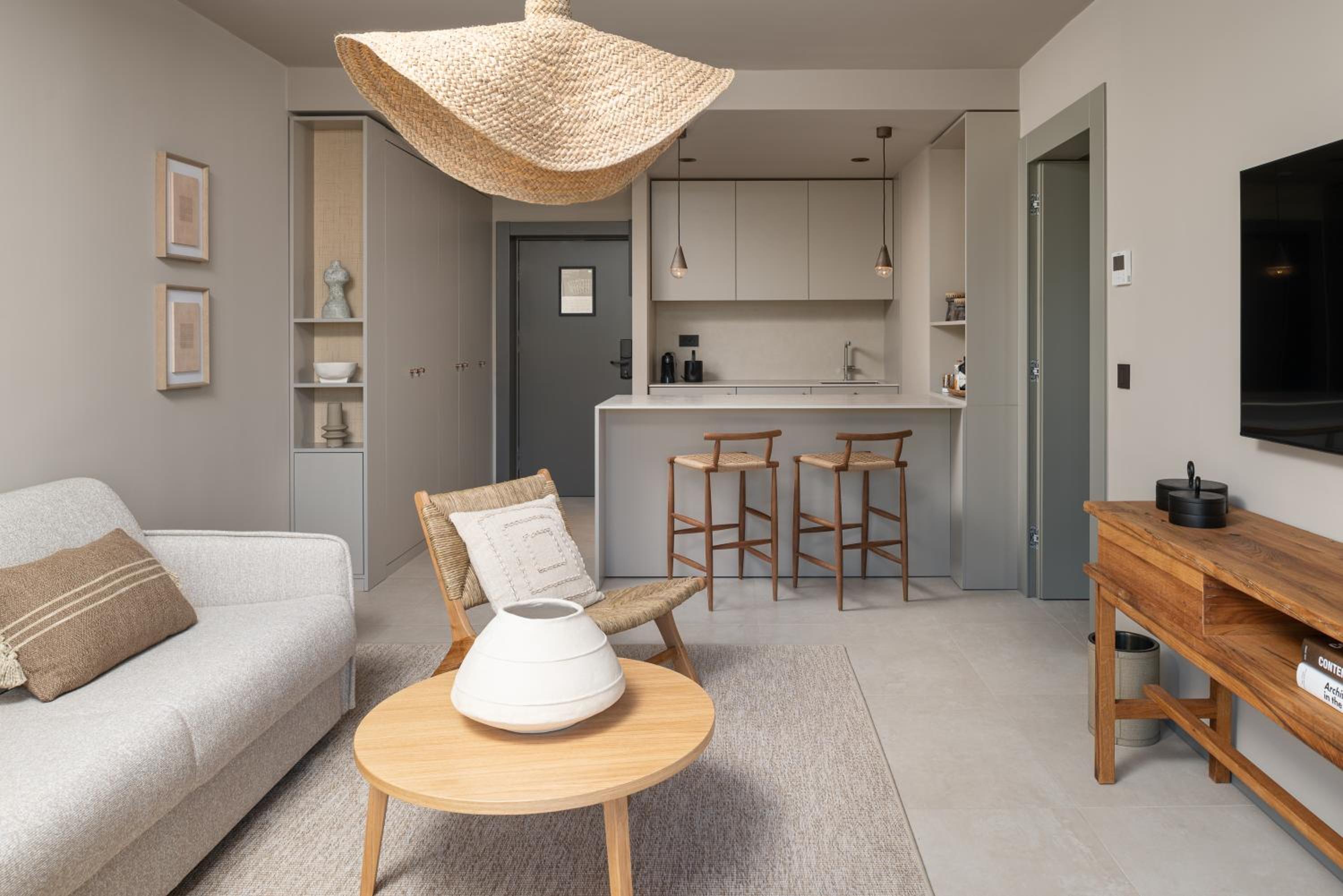 Superior Family Suite - Photo 10