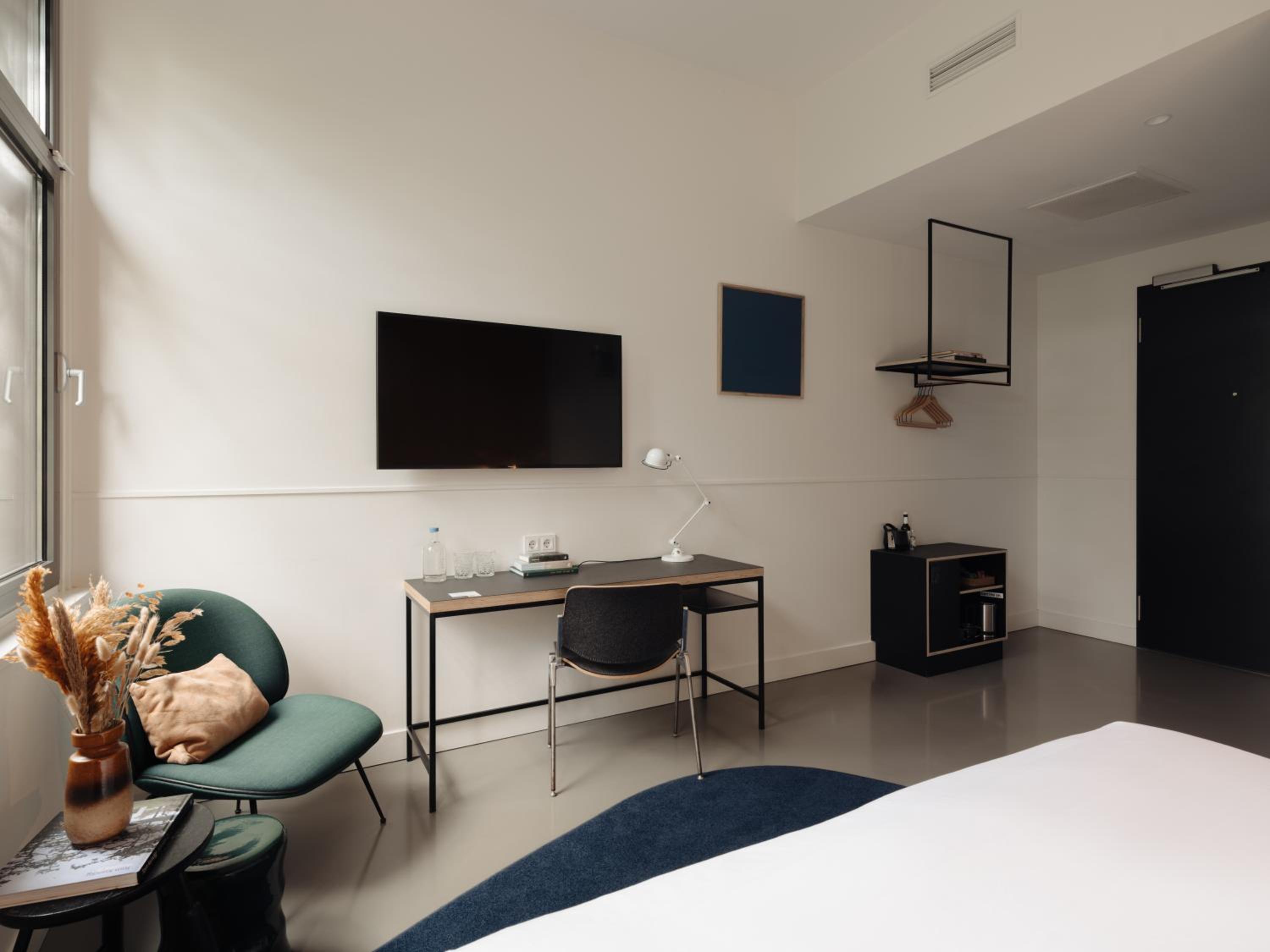 Double Room thumbnail 6
