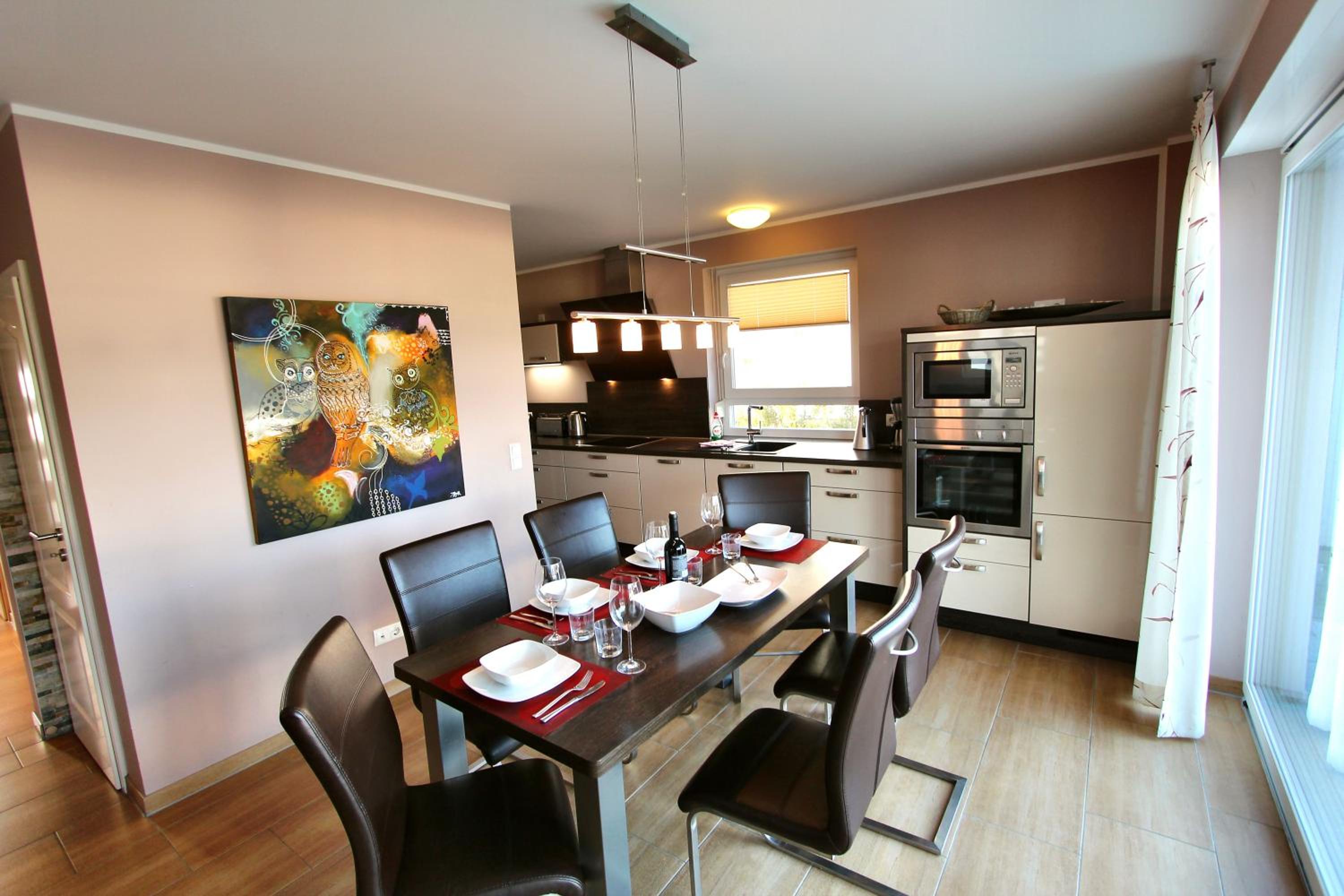 Three-Bedroom House photo 3
