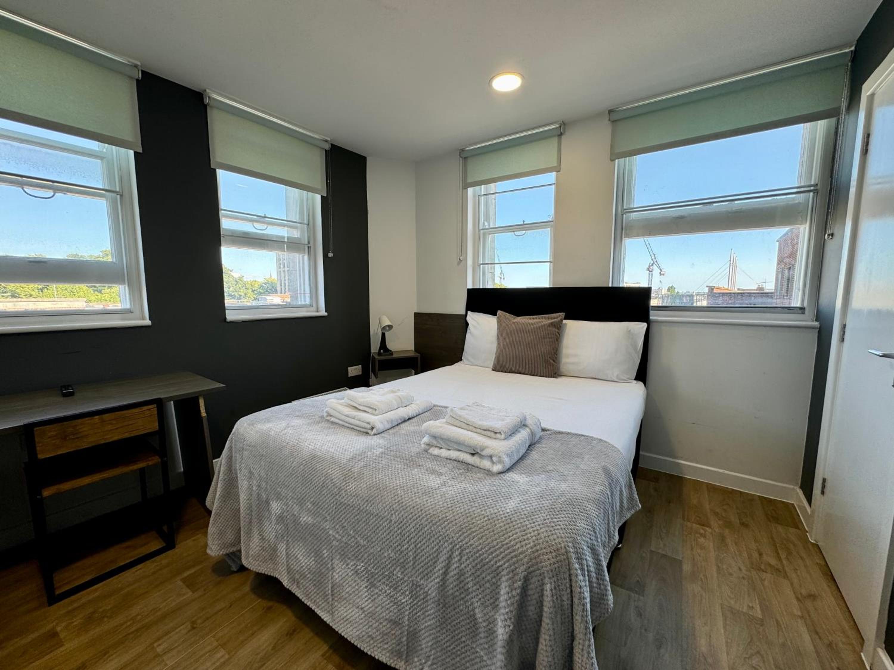 Apartment - Split Level - Photo 1
