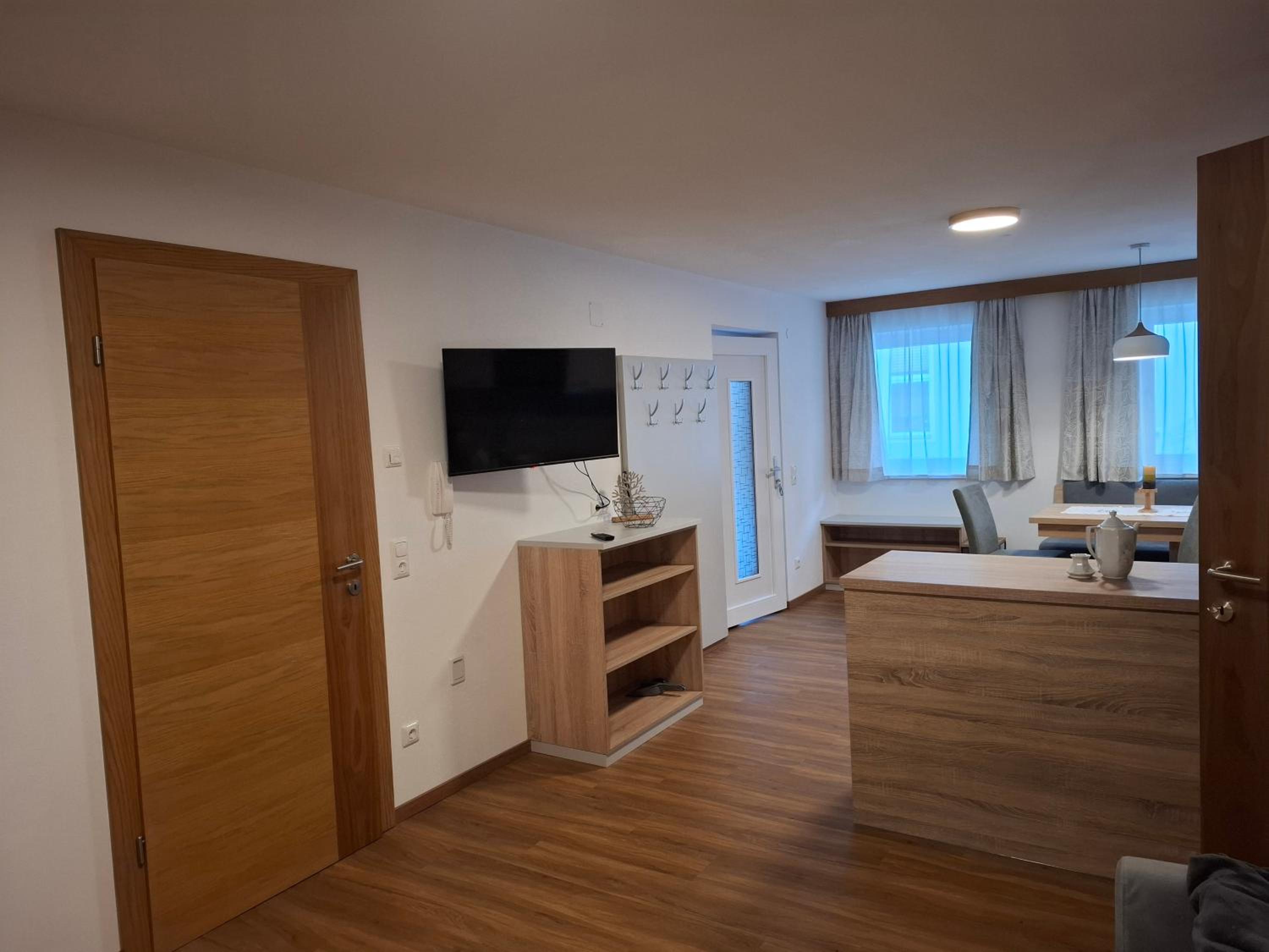 One-Bedroom Apartment with Shower photo 1