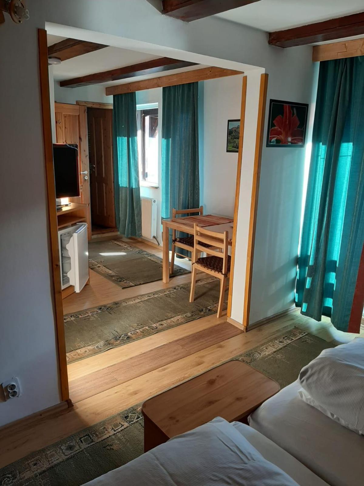 Double Room with Extra Bed photo 1