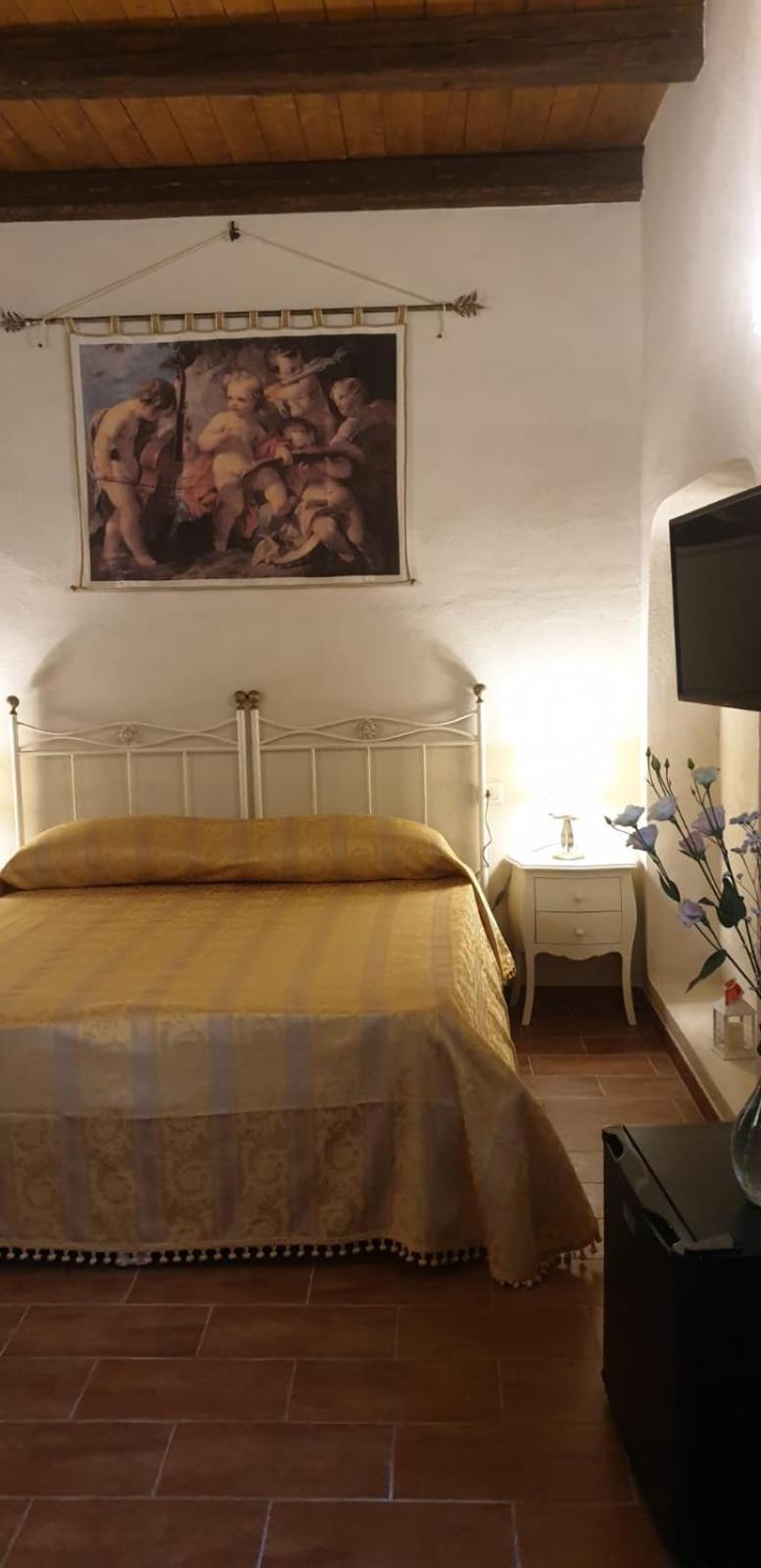 Large Double or Twin Room photo 1