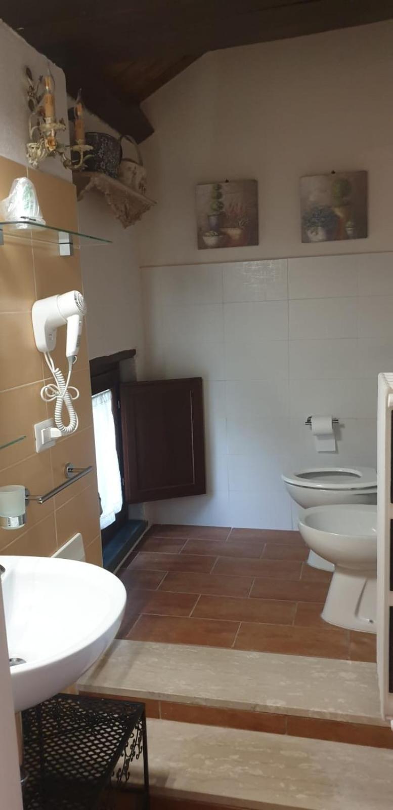 Large Double or Twin Room photo 3