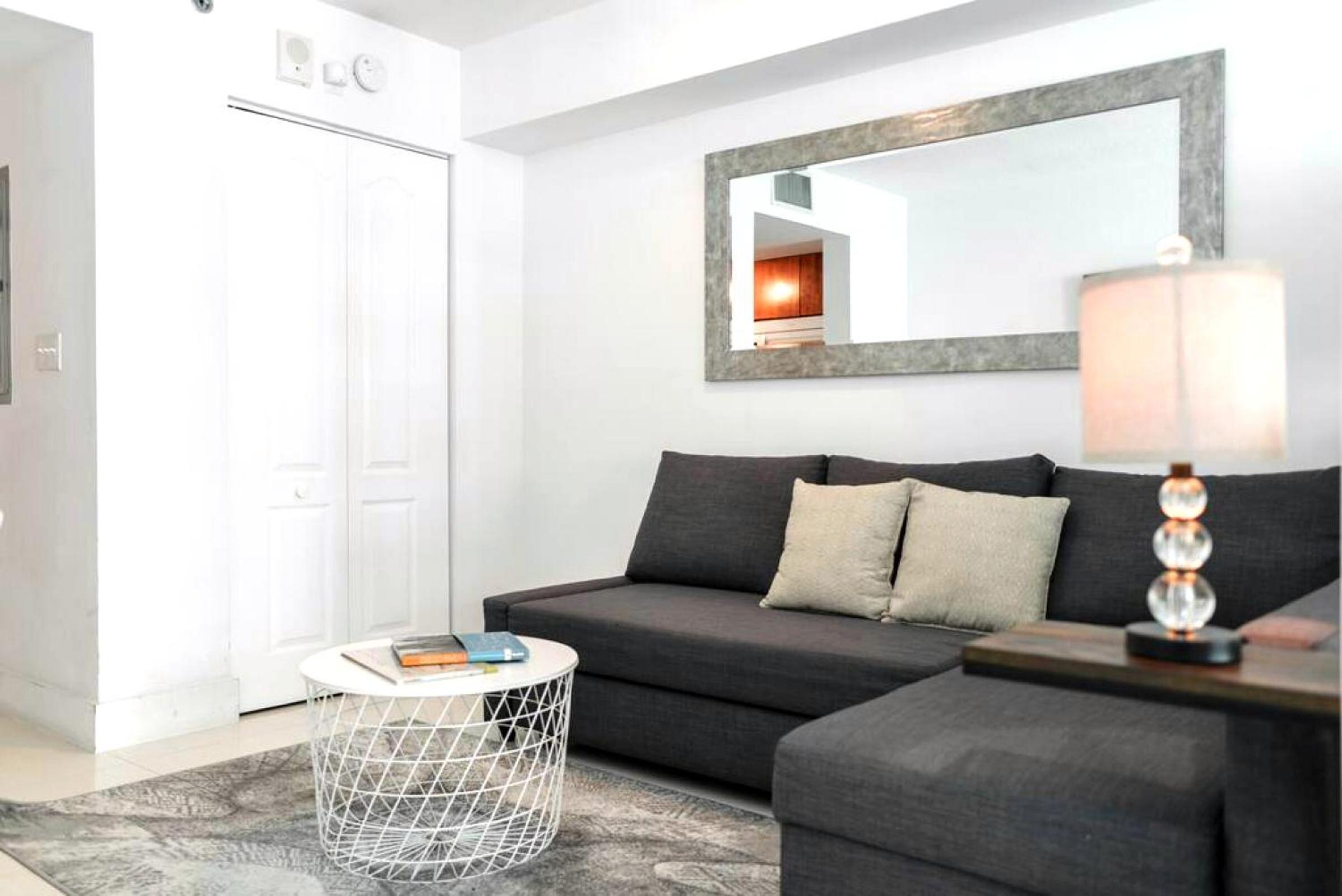 Studio Apartment With Queen Bed photo 1