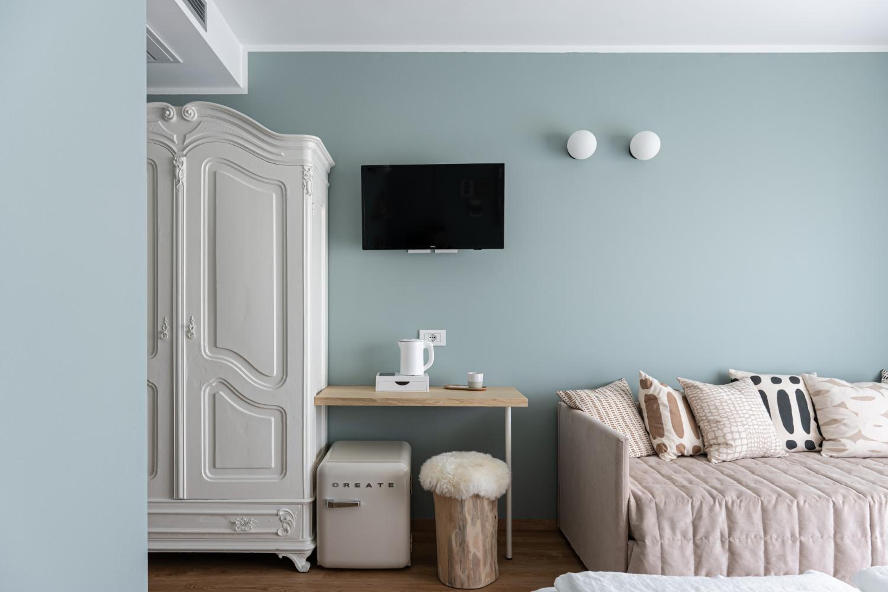 Double Room with Extra Bed photo 2