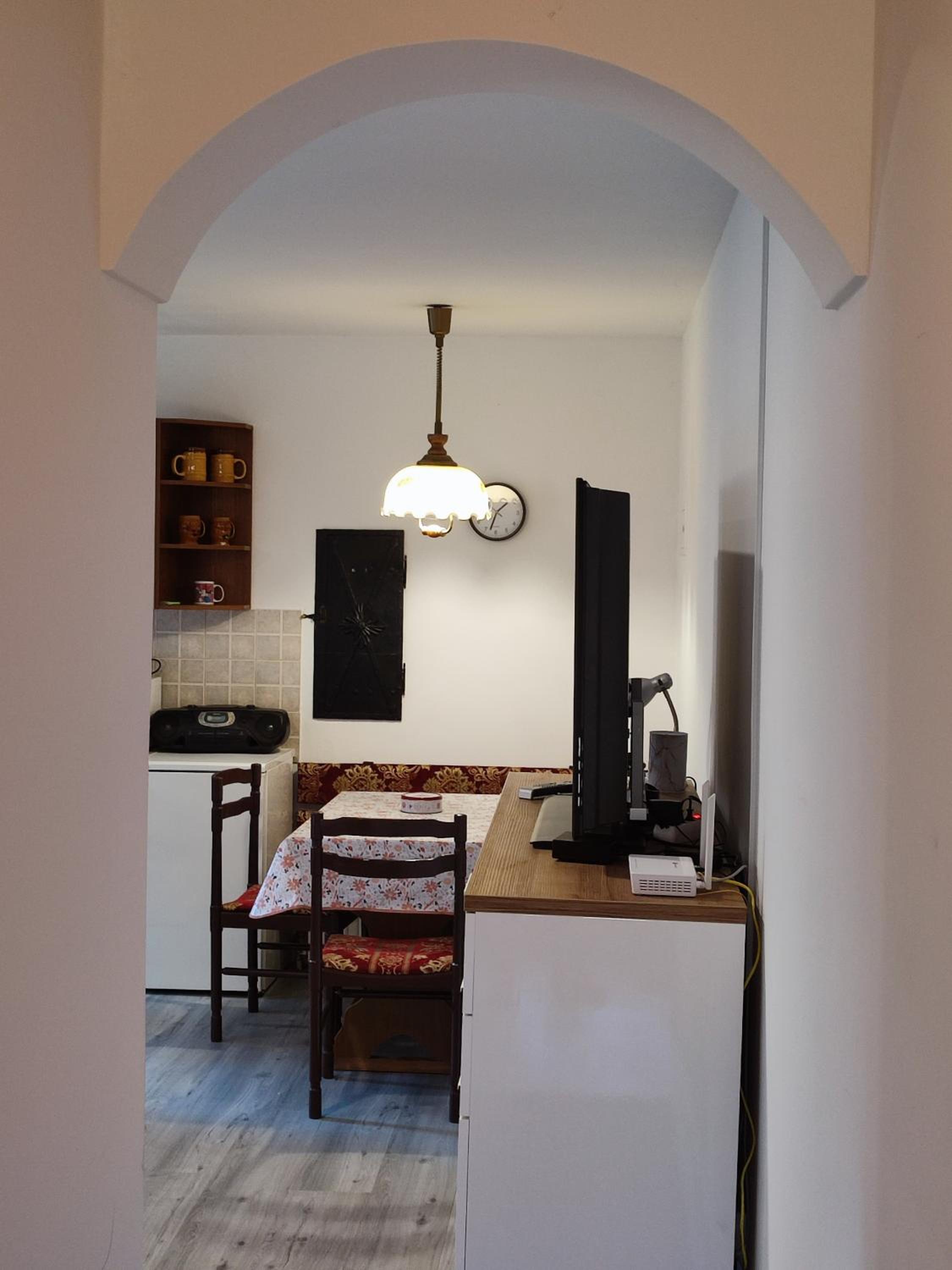 One-Bedroom Apartment photo 3