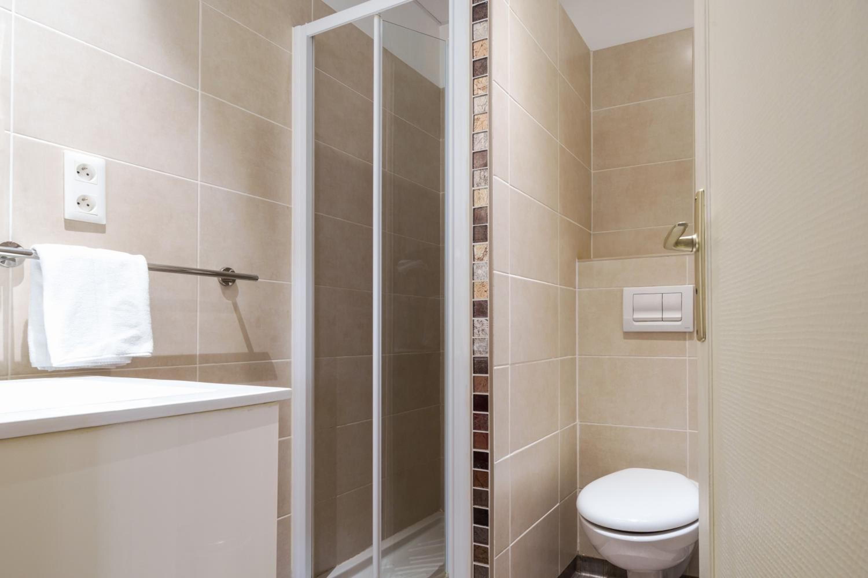 Standard Double Room - Photo 2