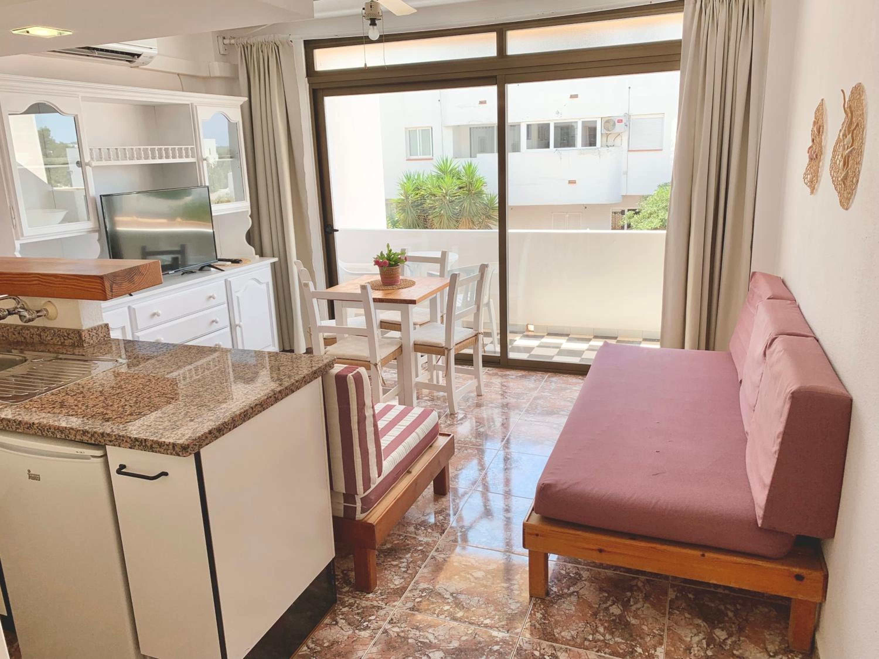 Apartamento de una habitación con vista al jardín