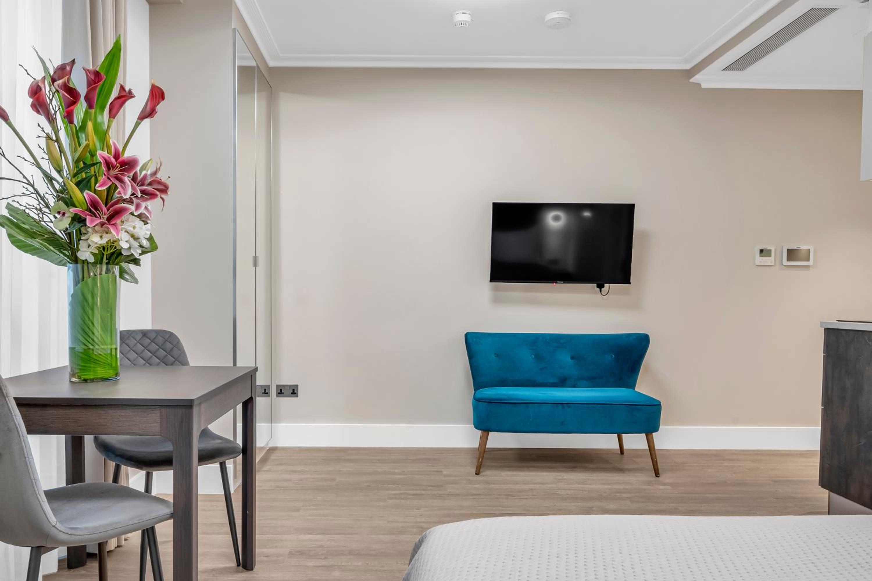 Executive Studio Lower Ground