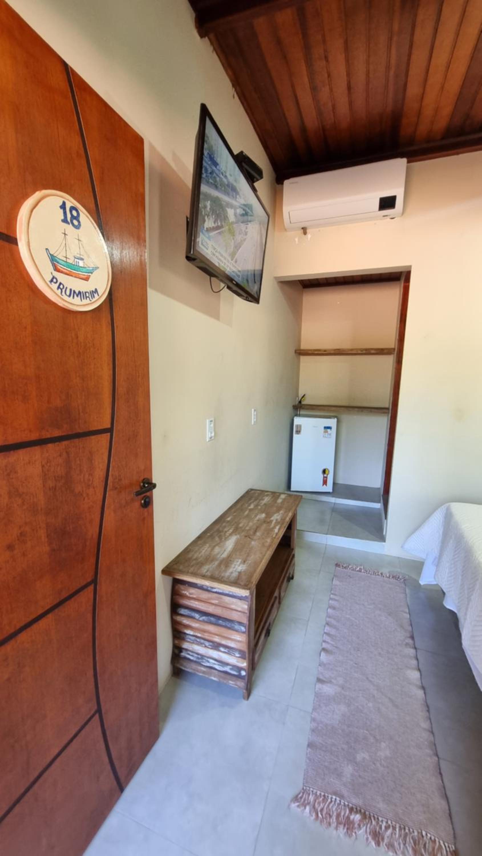 Queen Room with Balcony photo 3
