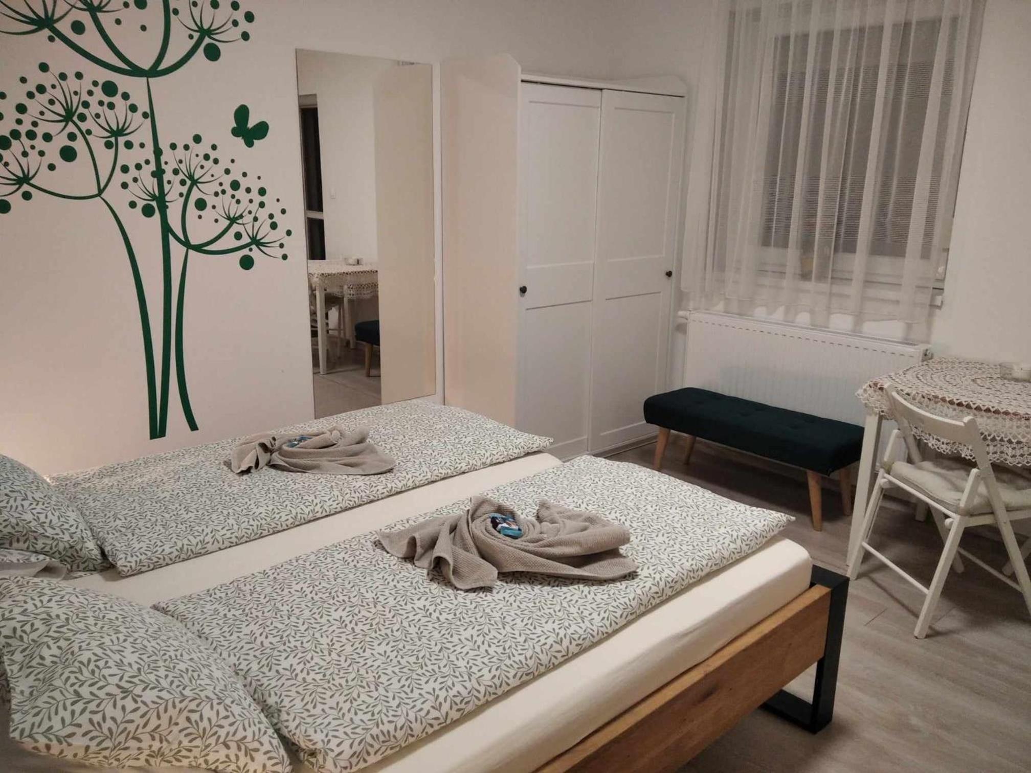 One-Bedroom Apartment - Photo 5