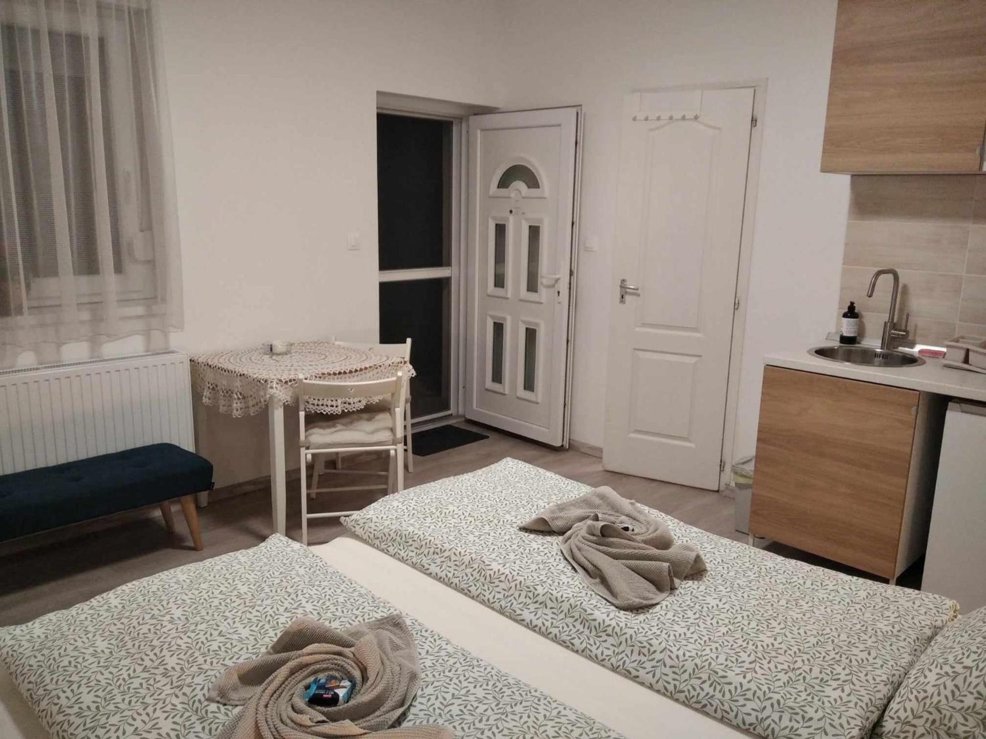One-Bedroom Apartment - Photo 6