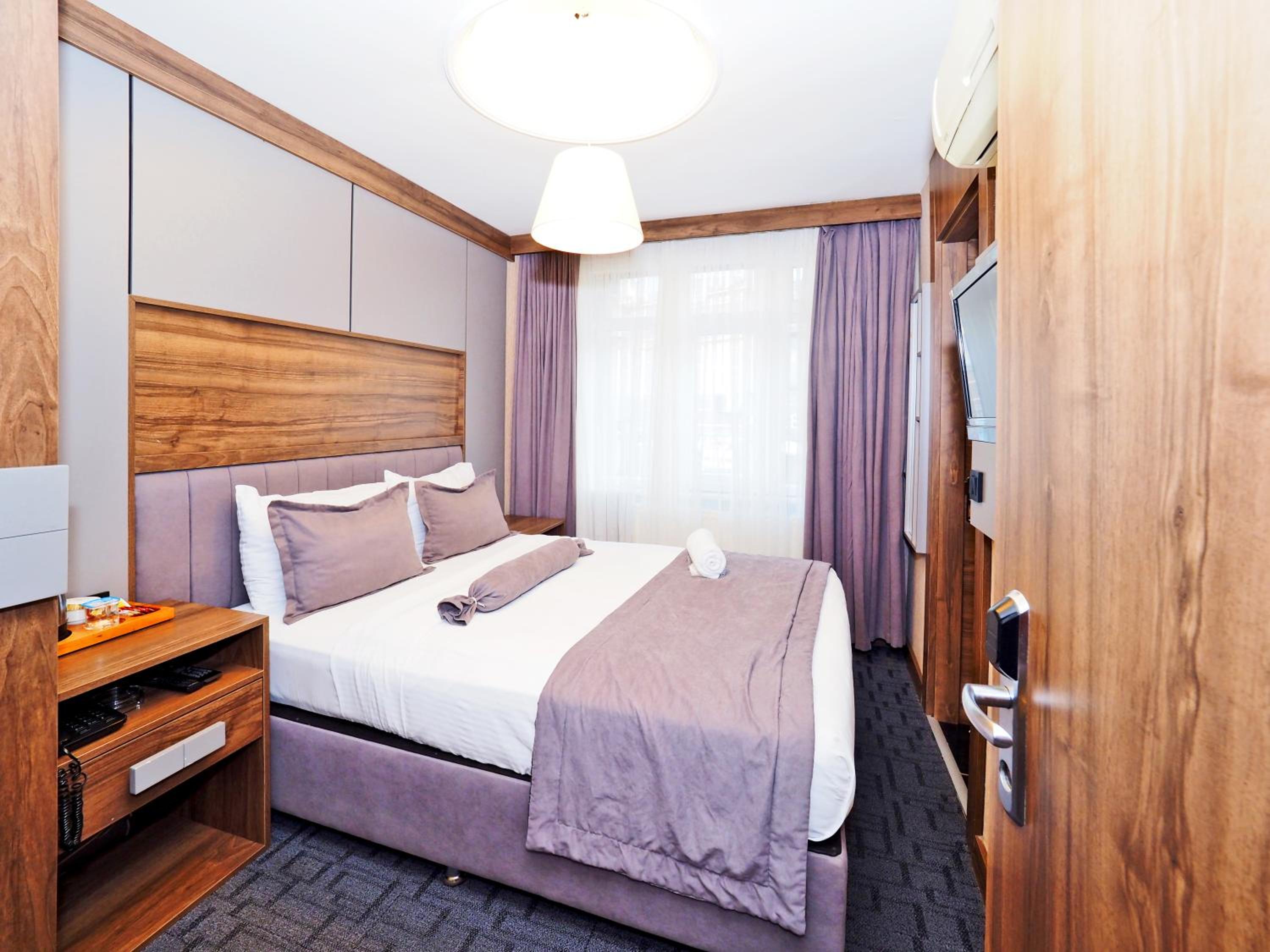 Large Single Room photo 1
