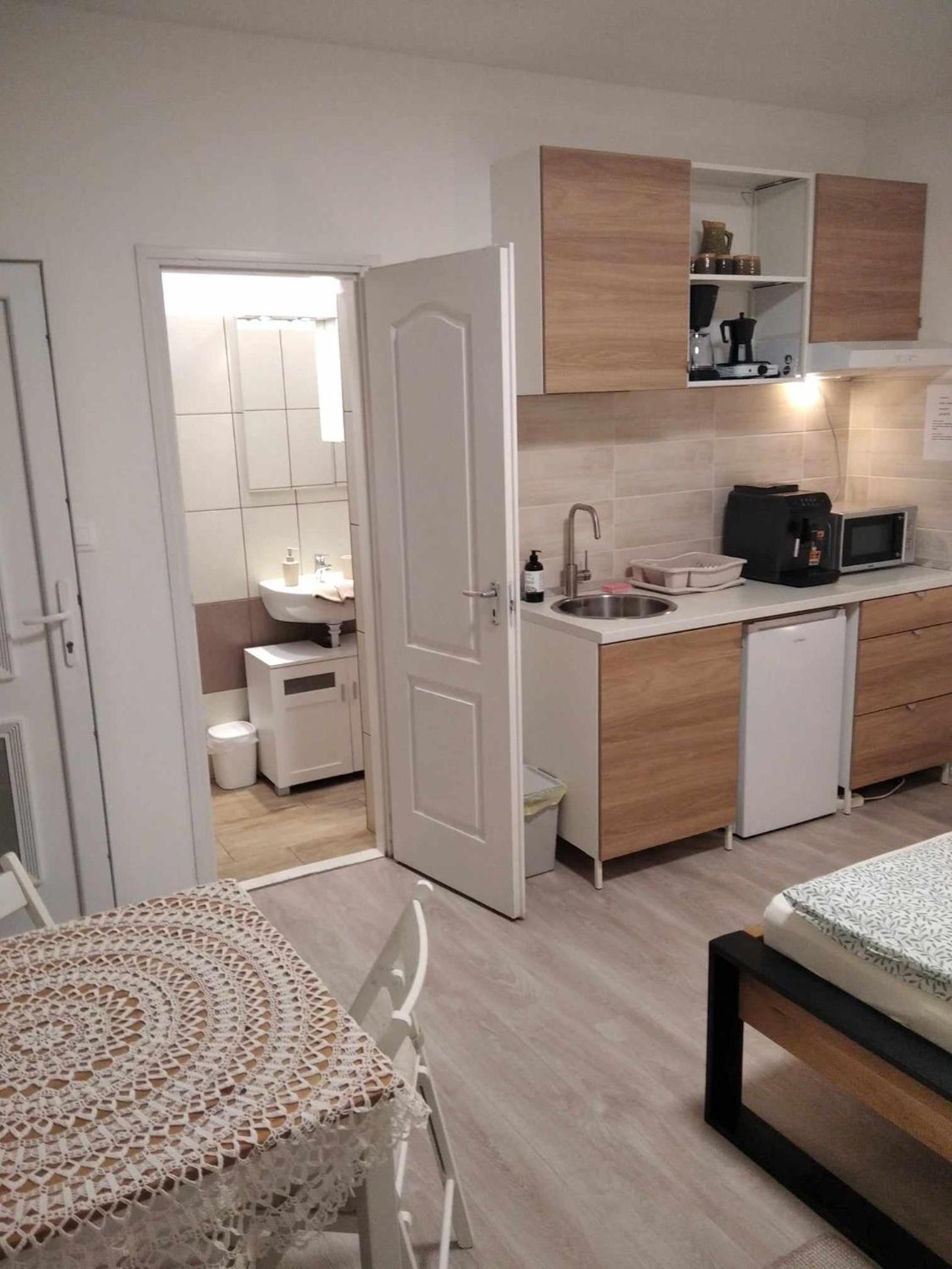 One-Bedroom Apartment - Photo 8