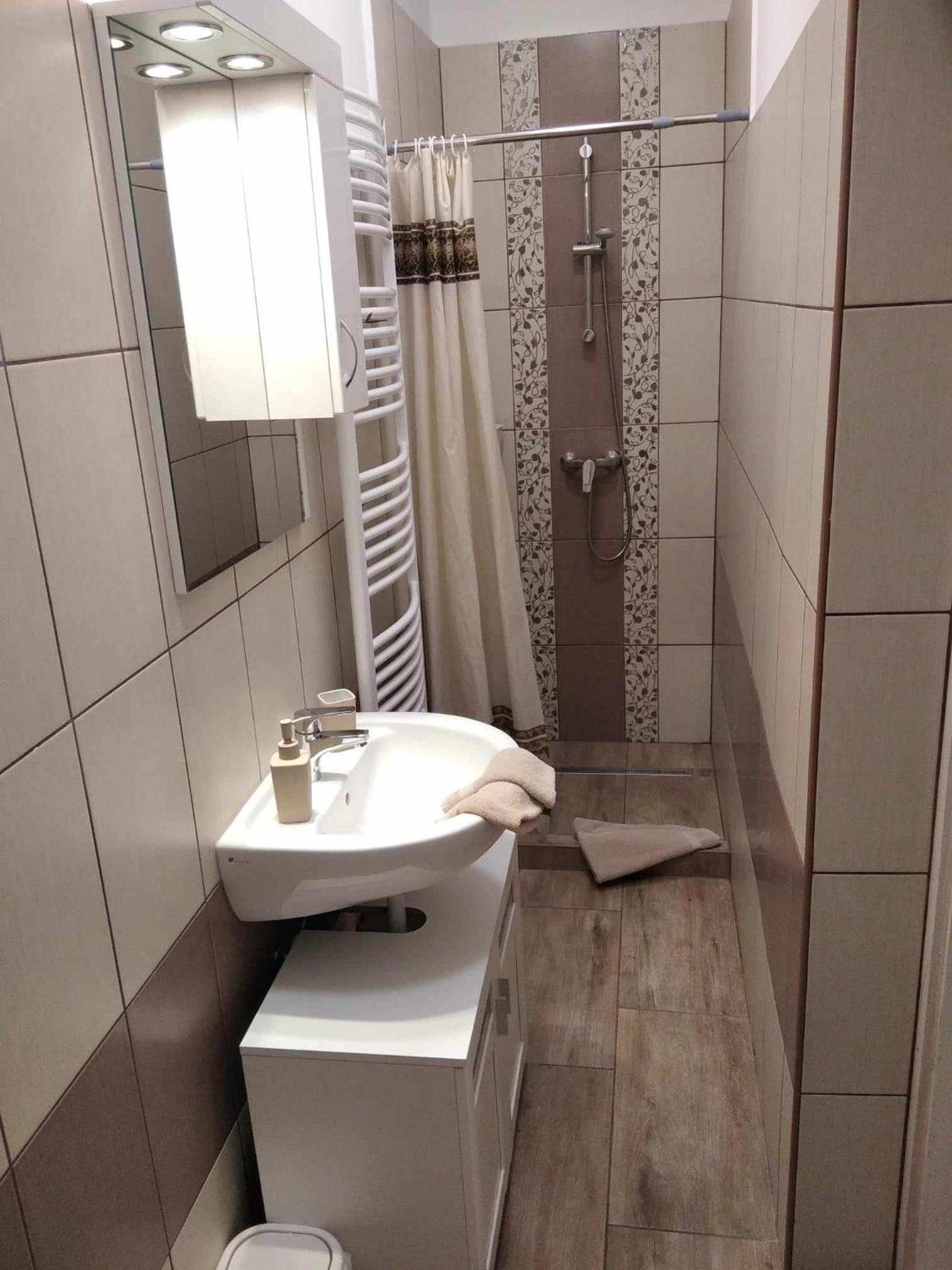 One-Bedroom Apartment - Photo 9