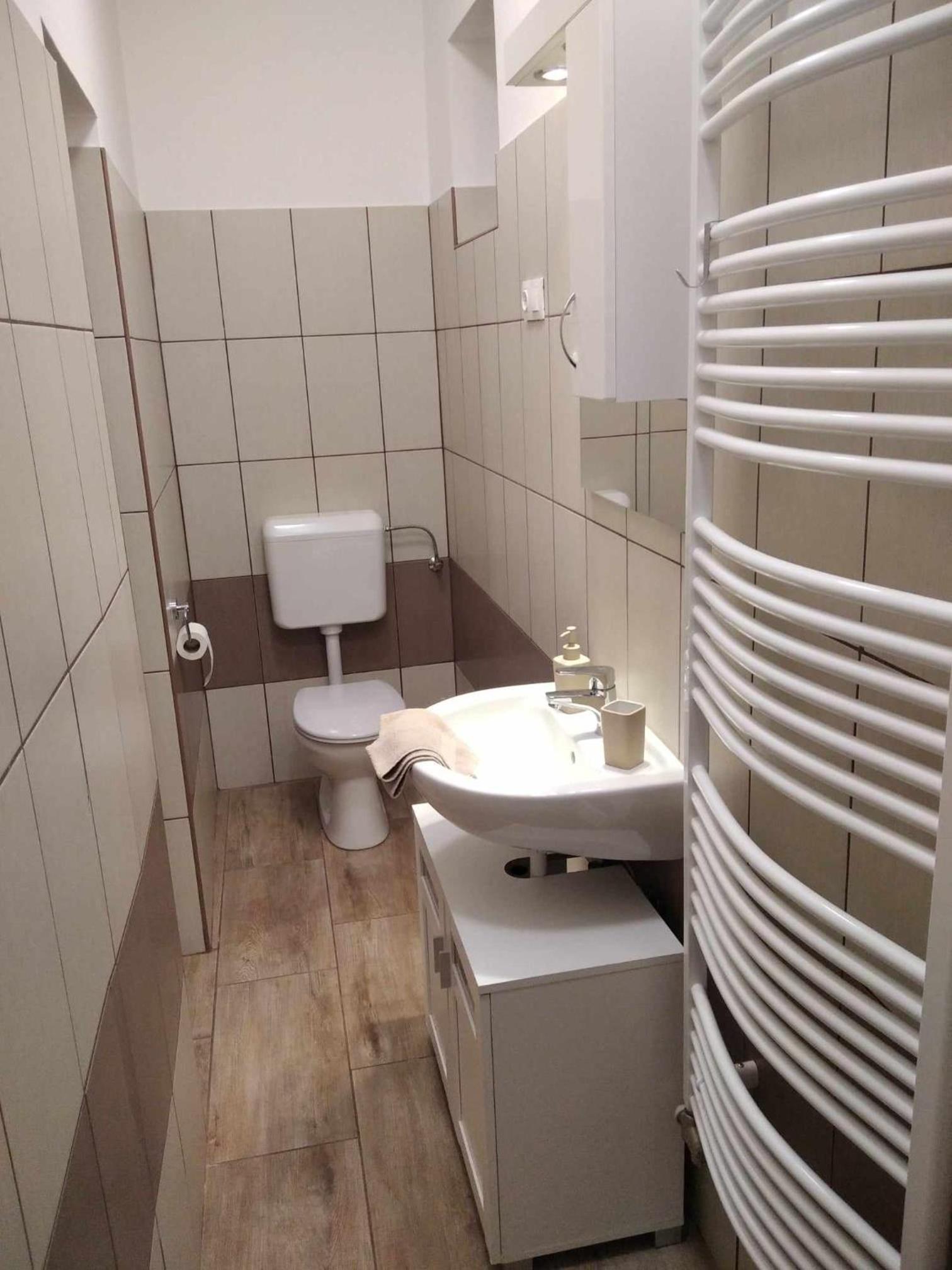 One-Bedroom Apartment - Photo 11