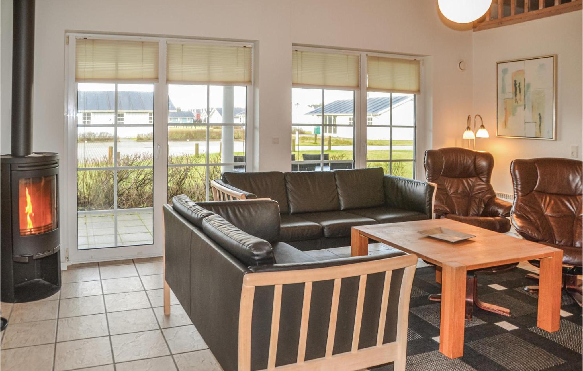 Three-Bedroom Vacation Home  photo 1
