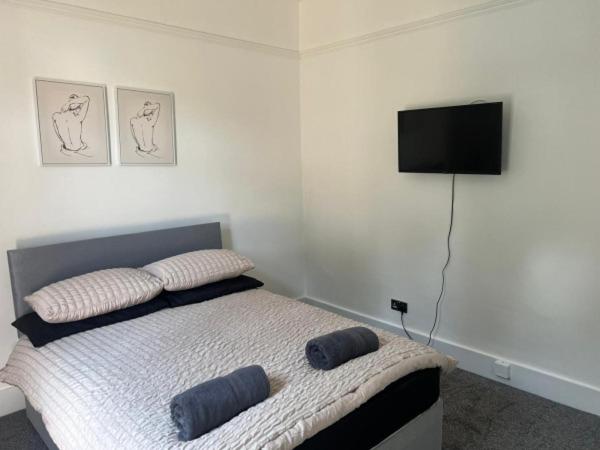 Two-Bedroom Apartment photo 2