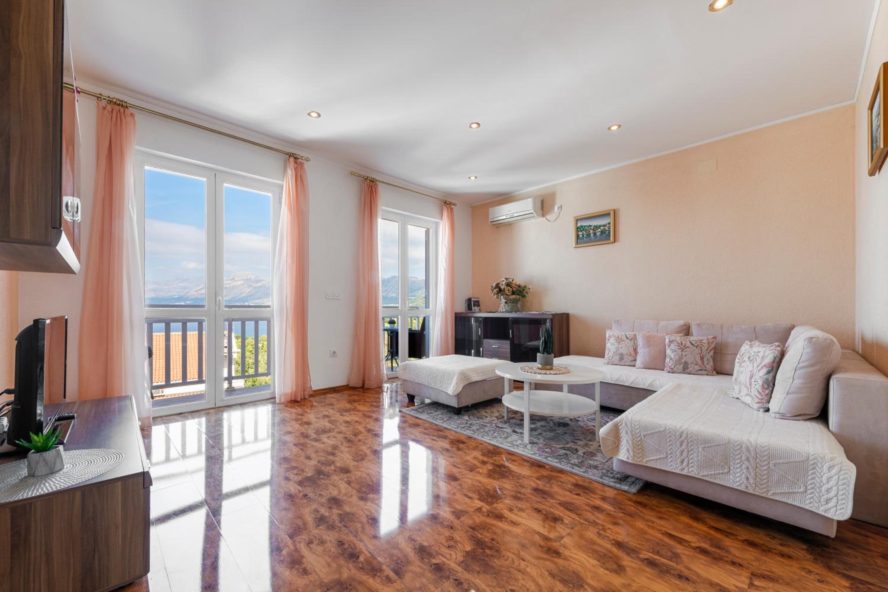 Two-Bedroom Apartment with Balcony and Sea View photo 1