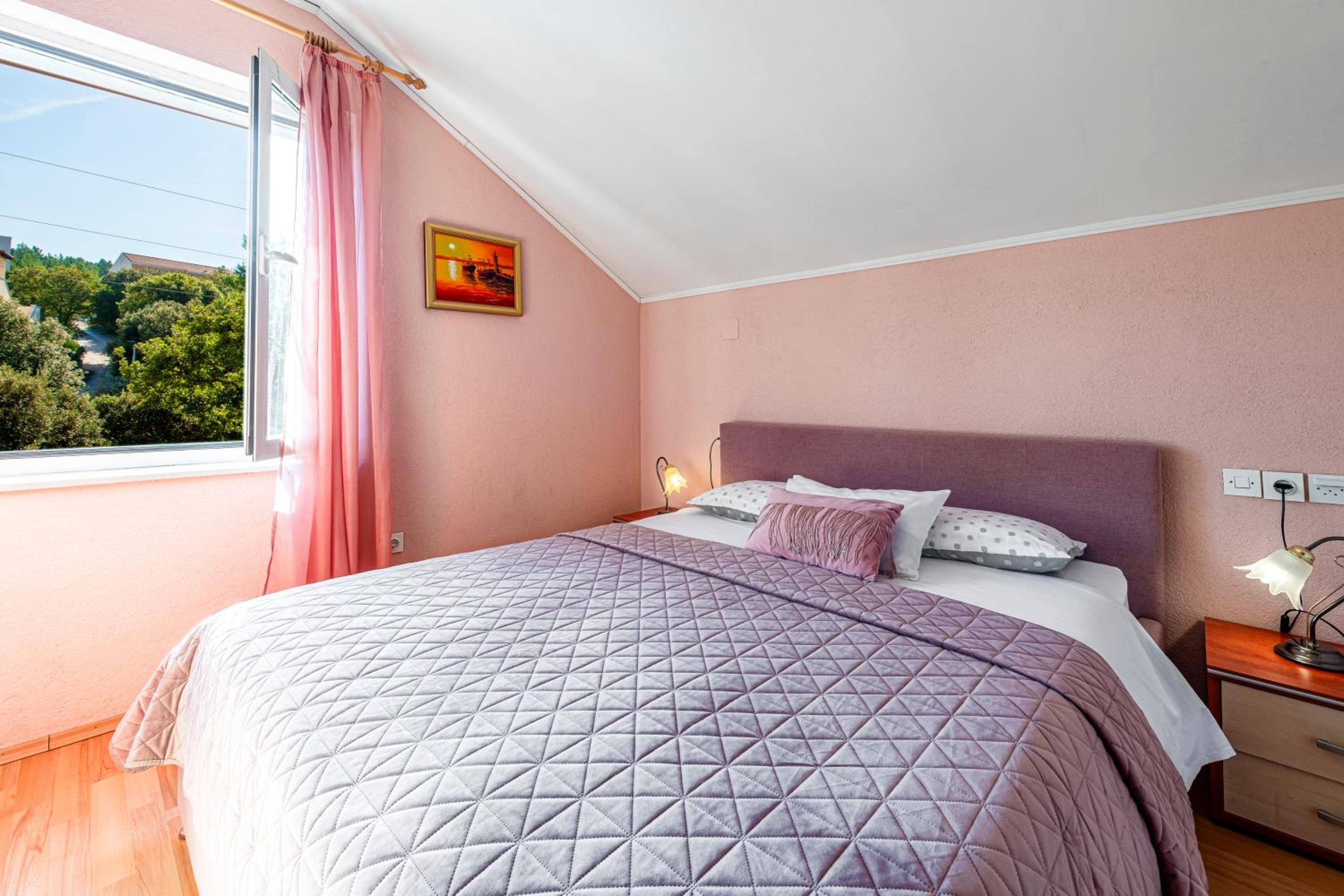 Two-Bedroom Apartment with Balcony and Sea View photo 2