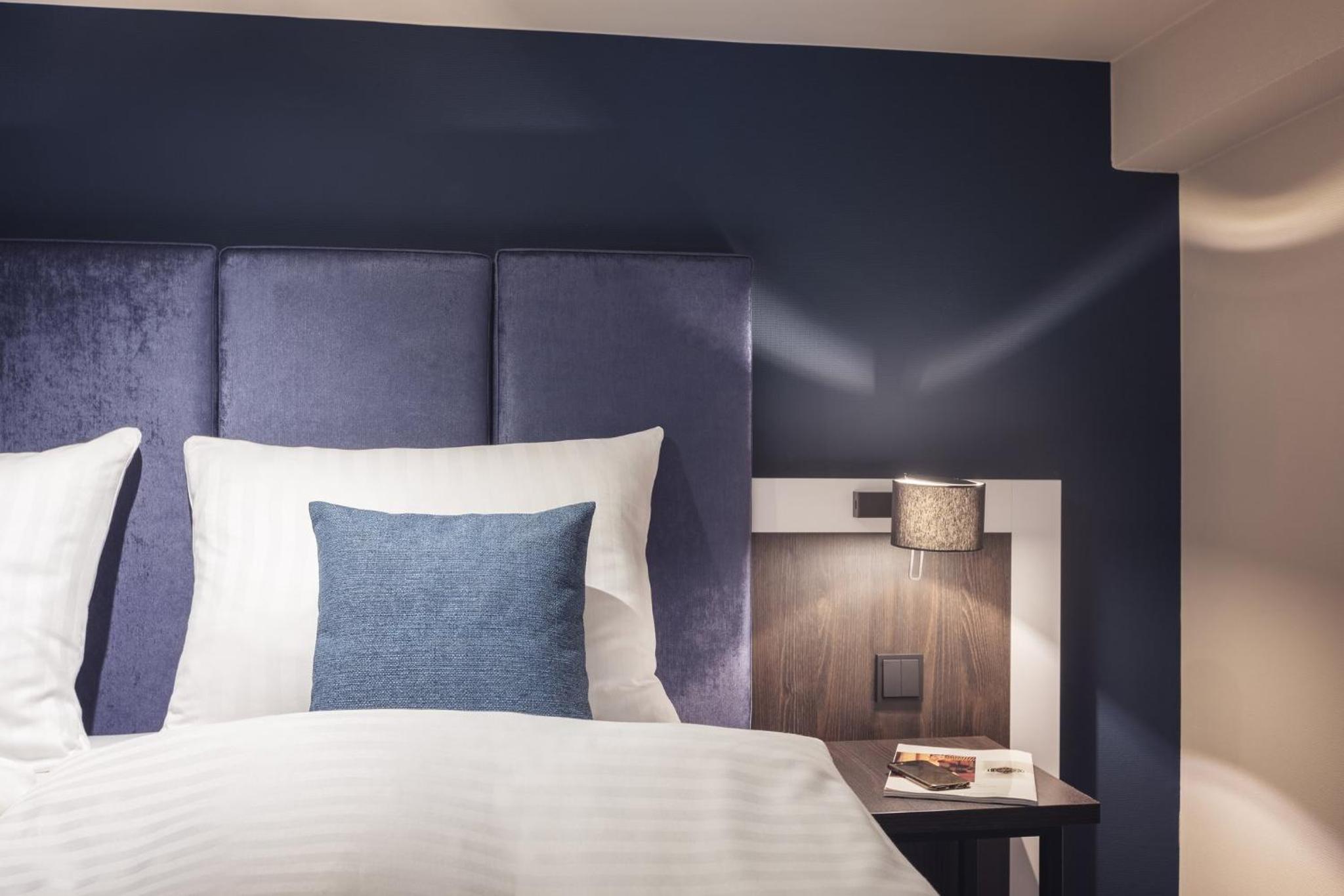 Premium Family Room with Queen Bed - Photo 6