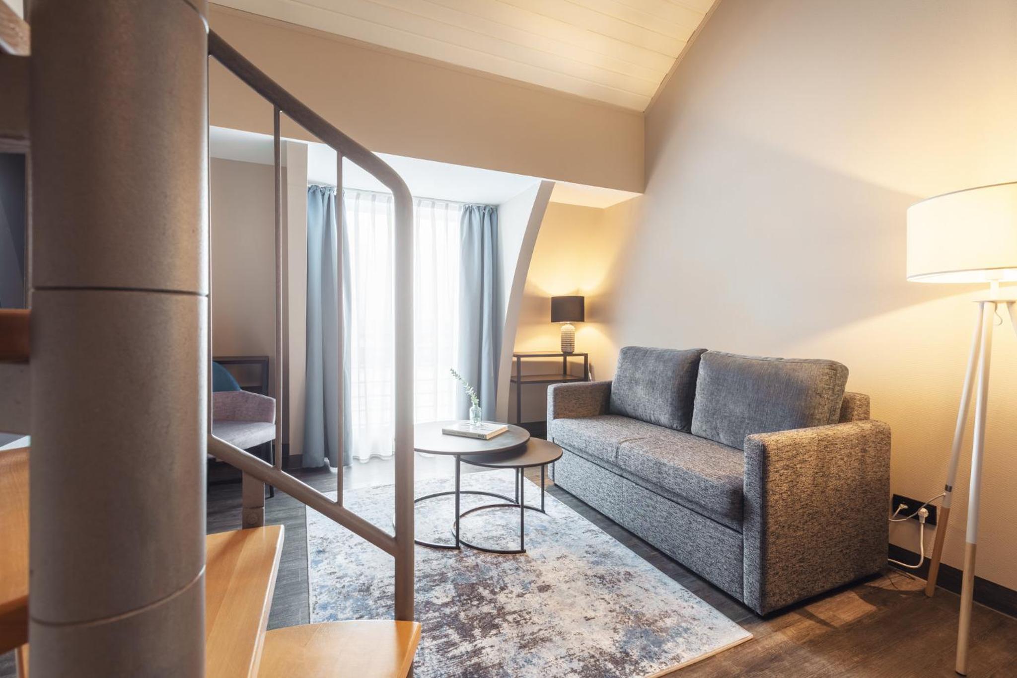 Premium Family Room with Queen Bed - Photo 12
