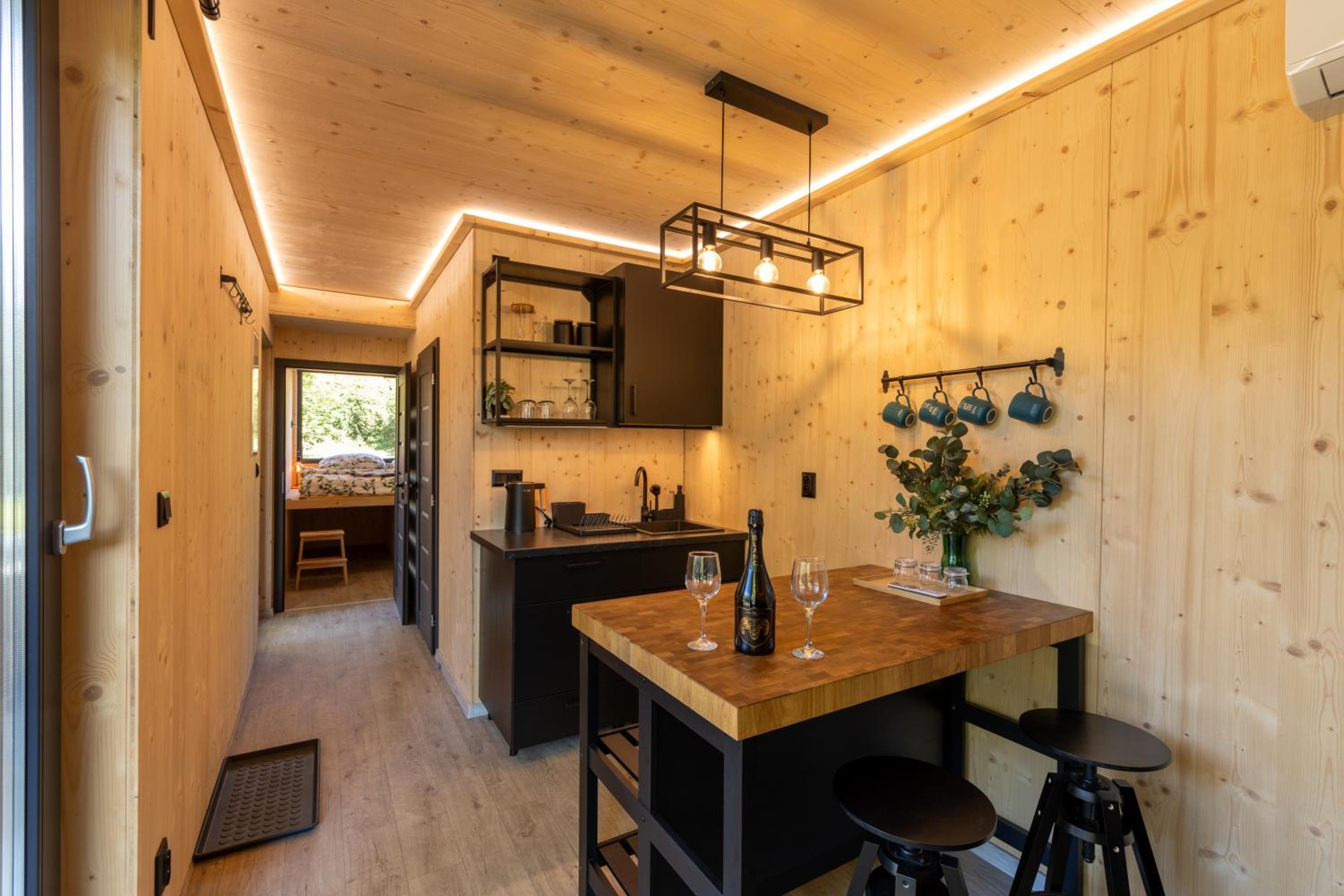 Mobile Home photo 1