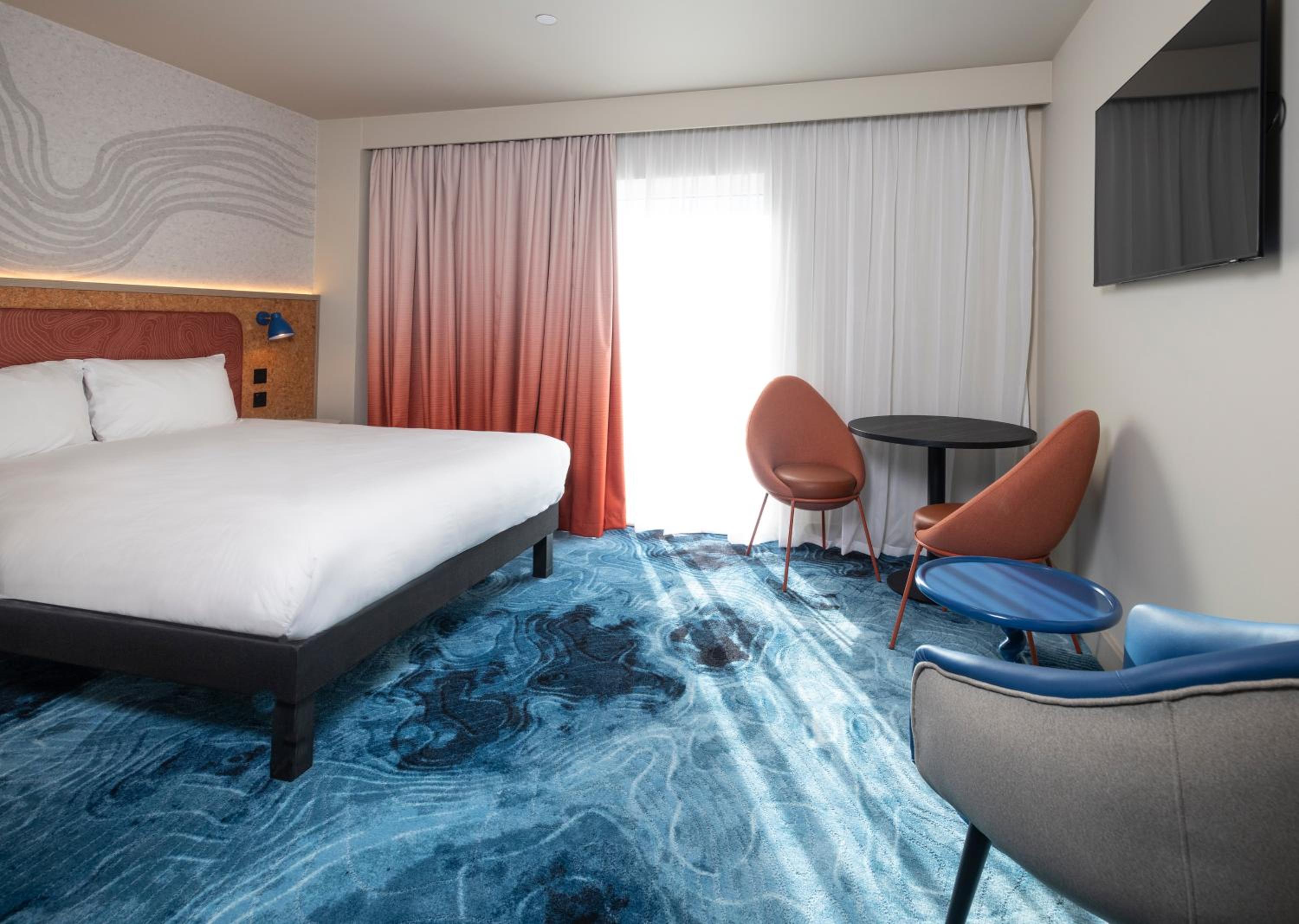 Superior Double Room with King Bed and Kitchenette - Photo 1