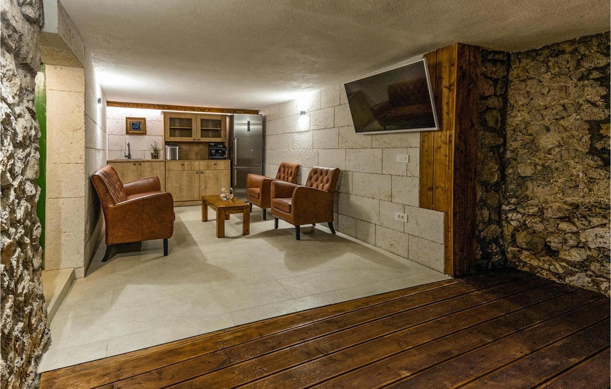 Three-Bedroom Vacation Home  photo 1