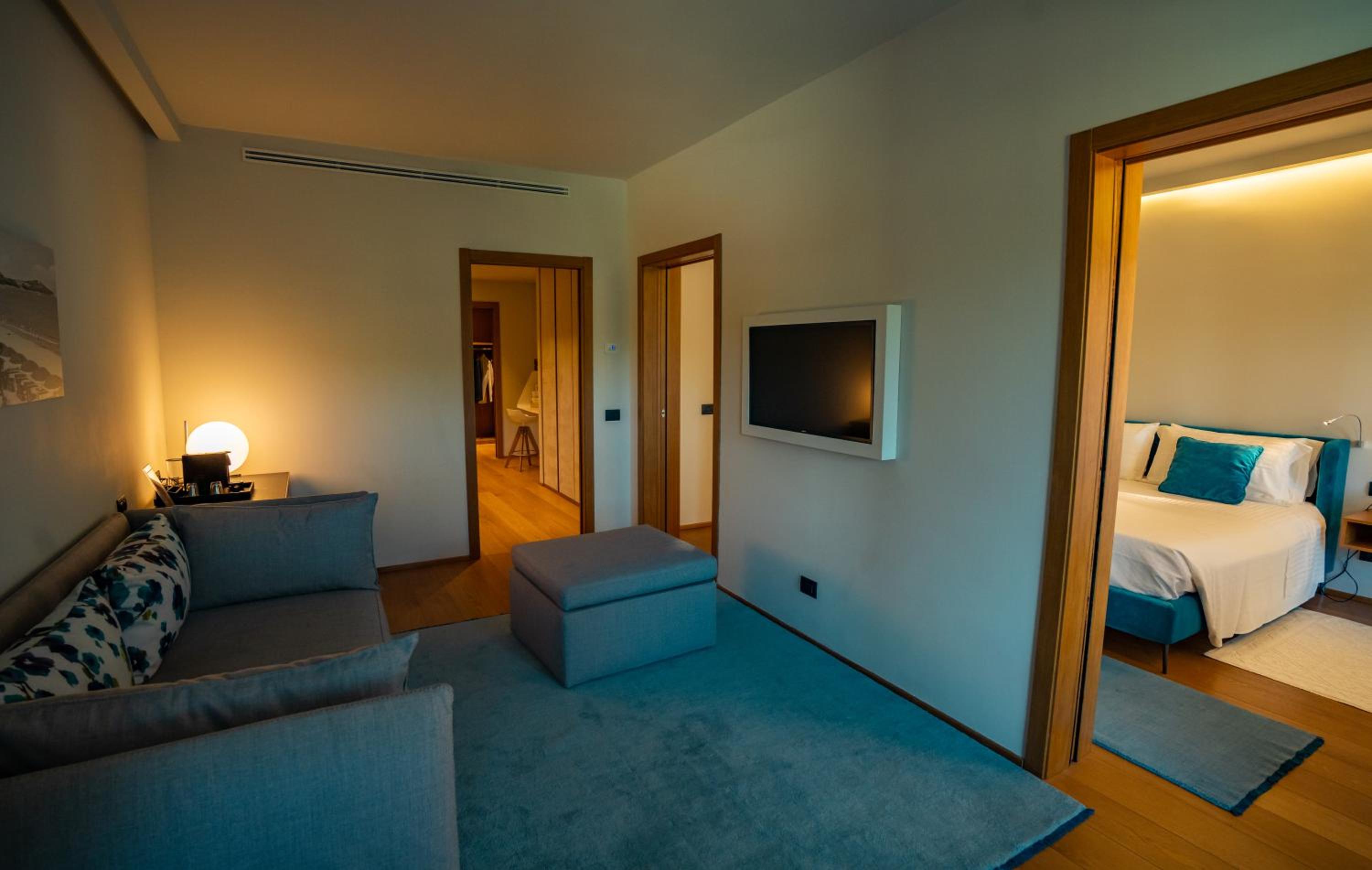 Suite - Photo 9