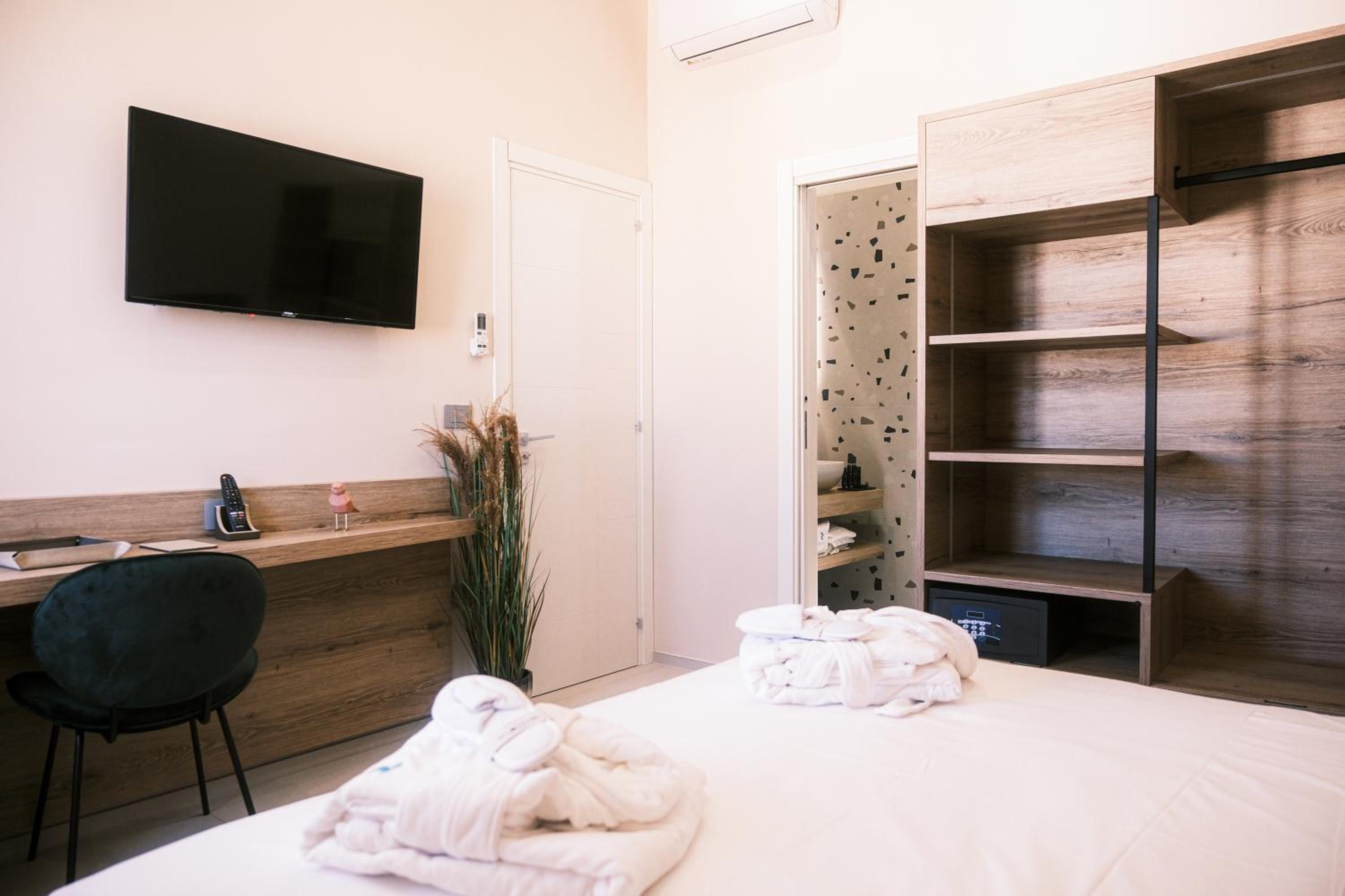 Double Room with Spa Bath