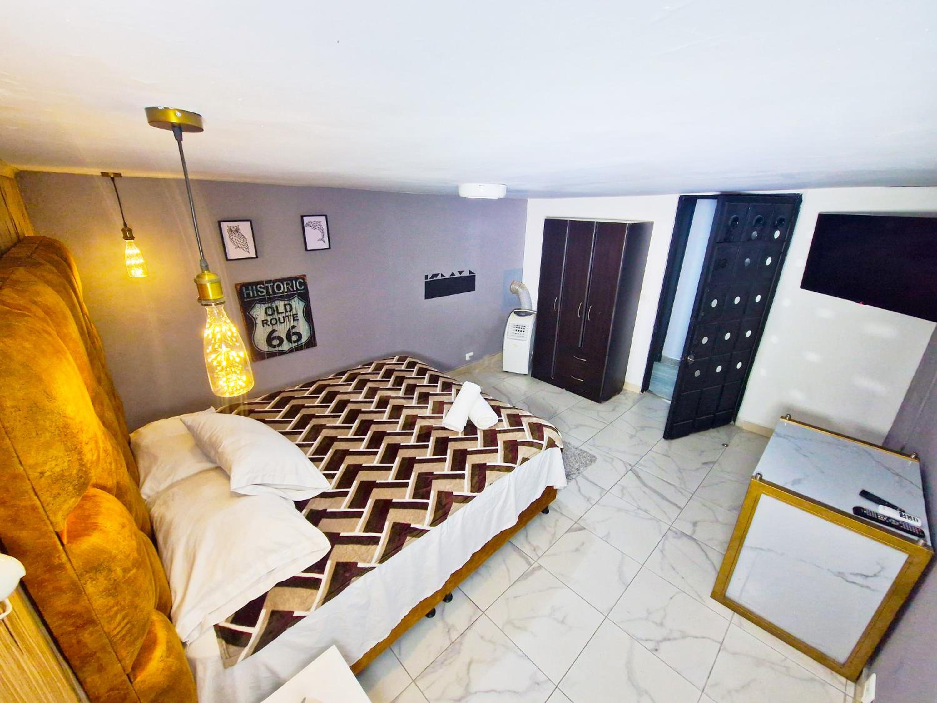 One-Bedroom Apartment