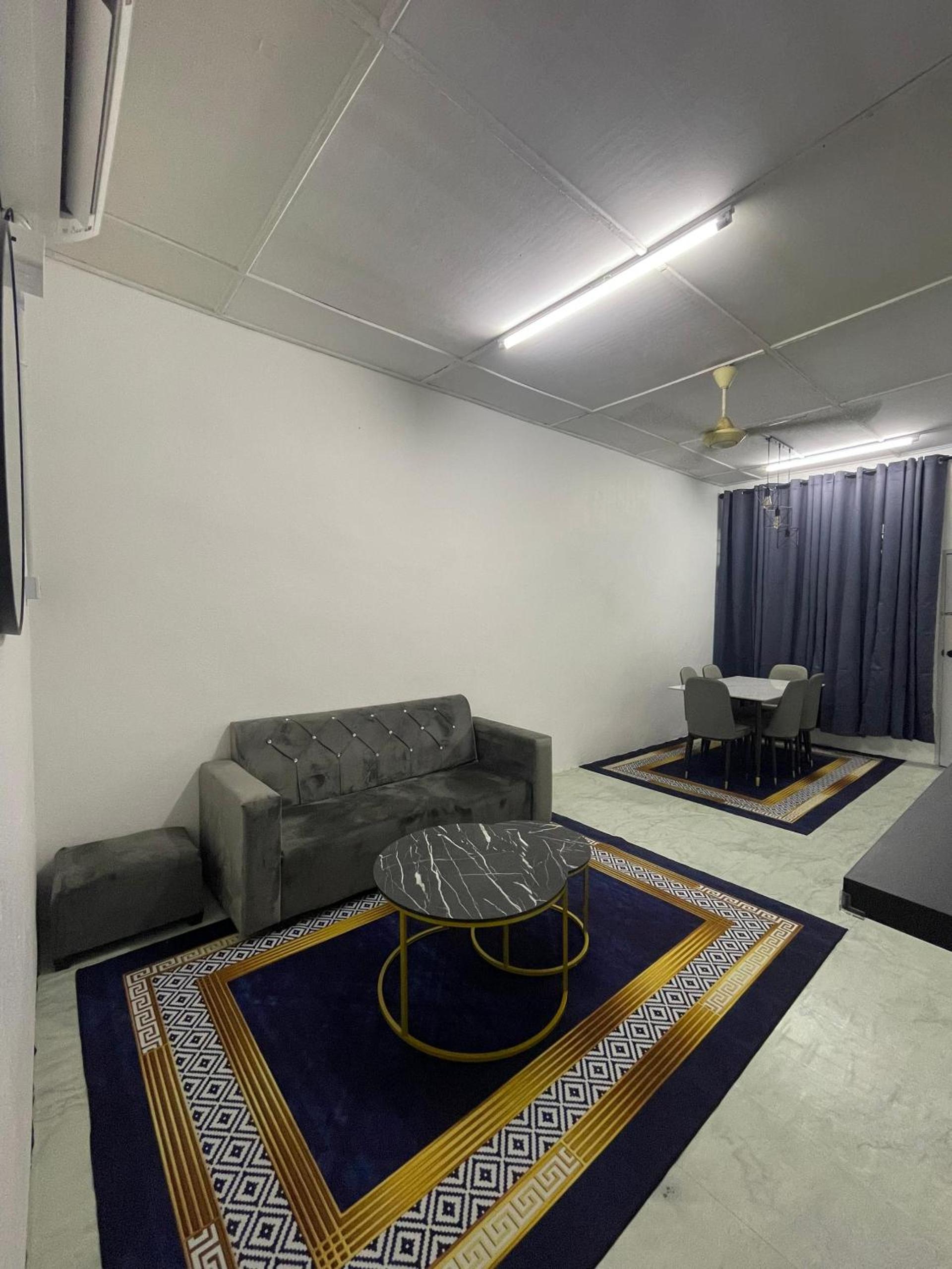 One-Bedroom House photo 1