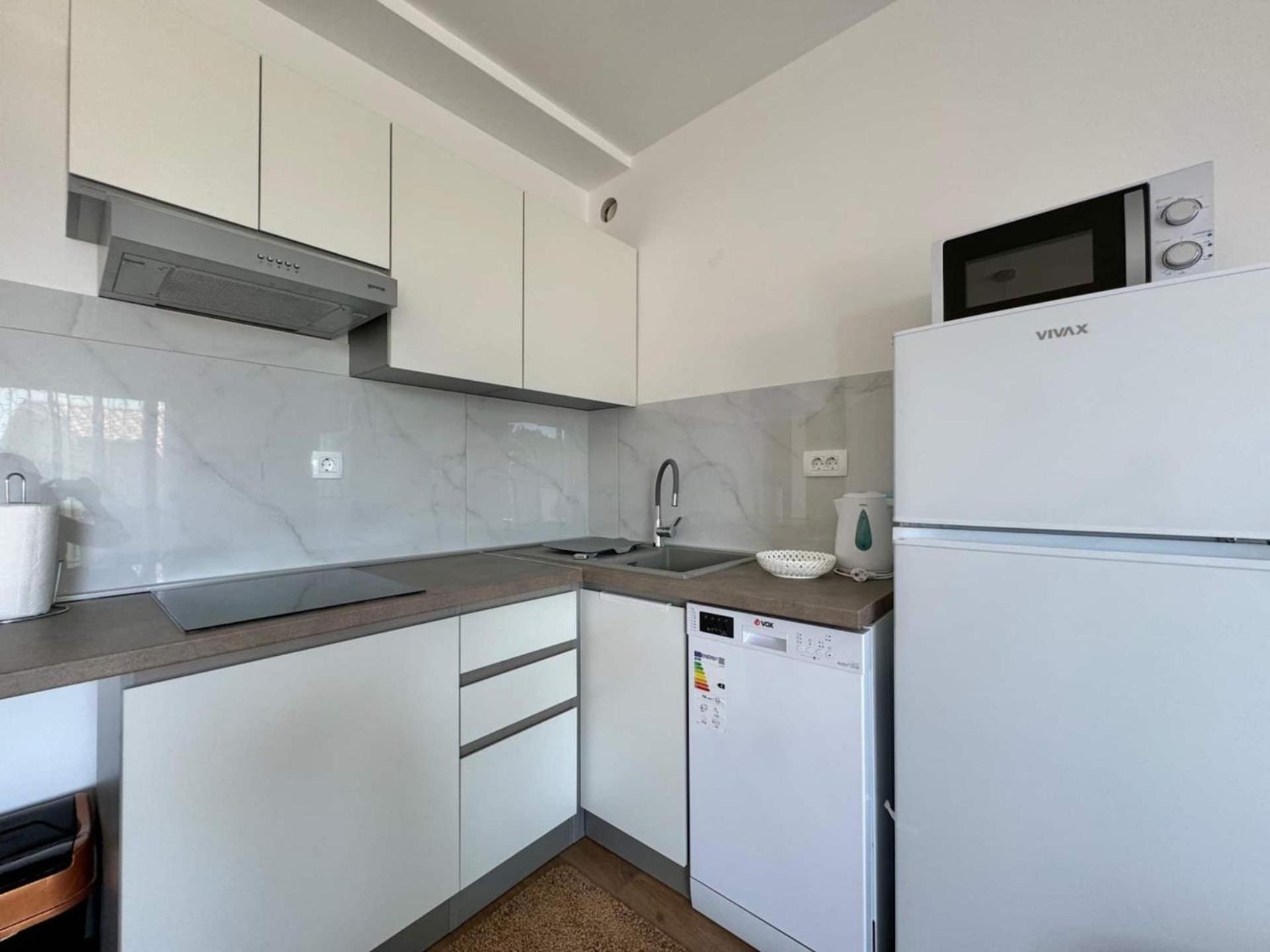Apartment with Balcony photo 3