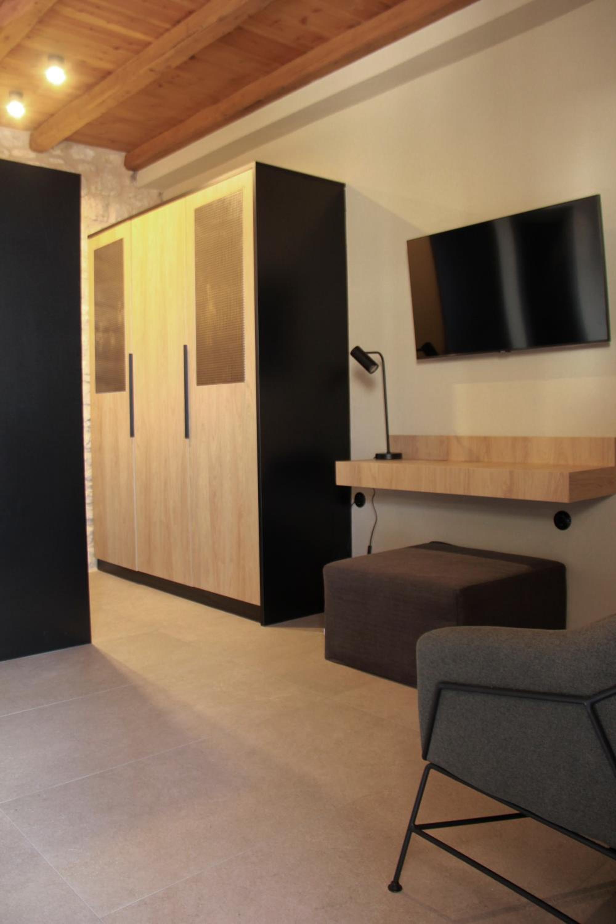 Deluxe Suite photo 3