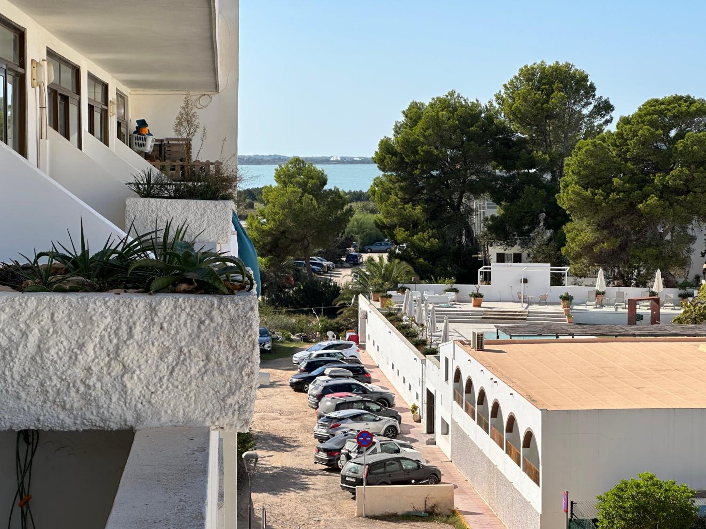 One-Bedroom Apartment With Garden View photo 2