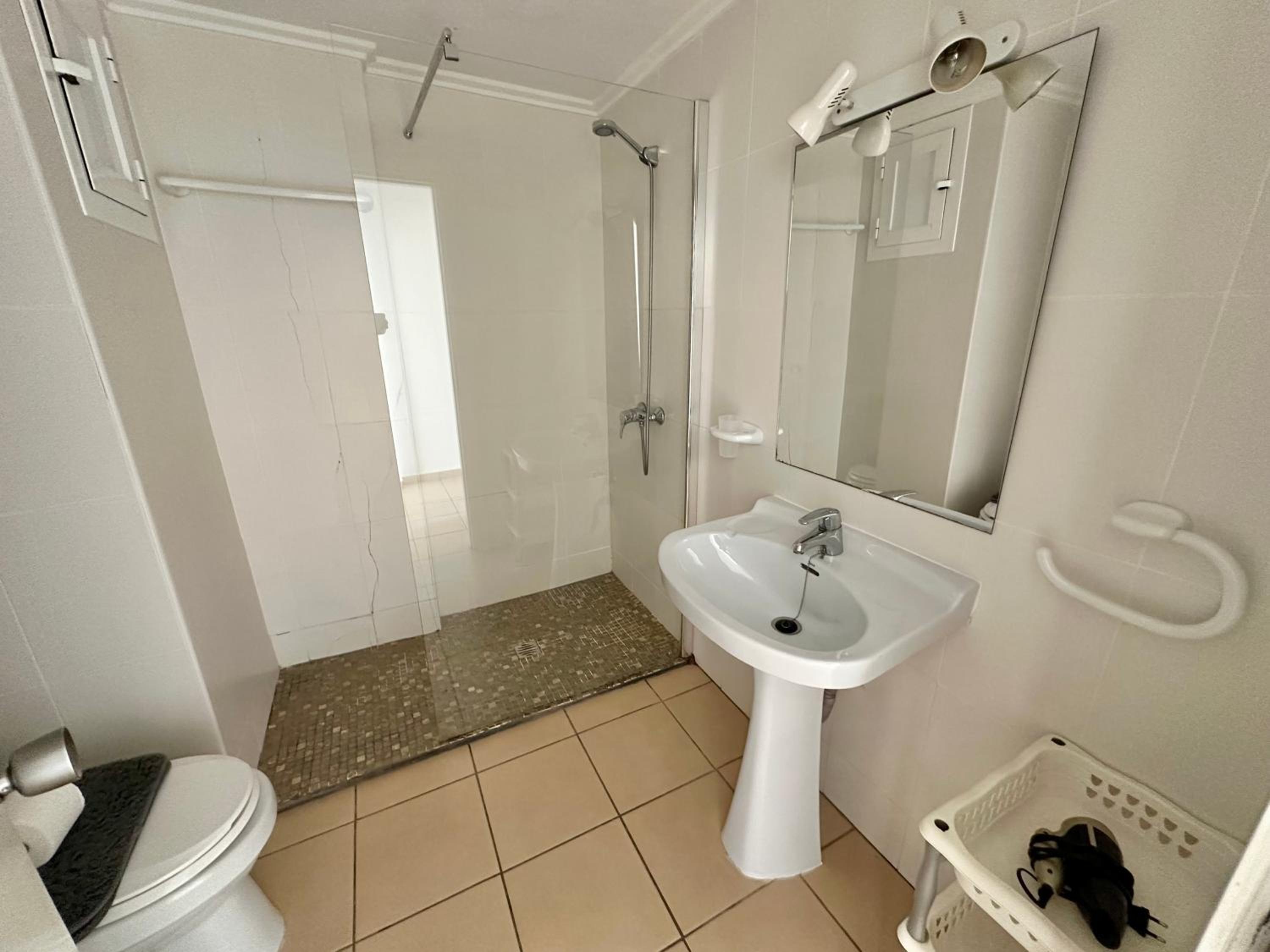 One-Bedroom Apartment With Balcony And Sea View photo 2