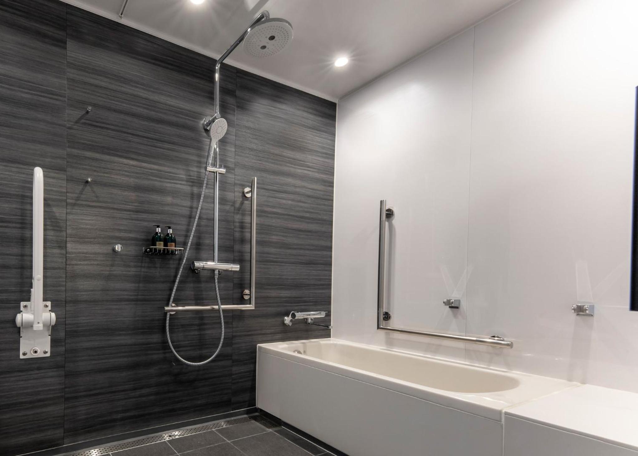 Deluxe King Room - Standard Floor - Photo 3