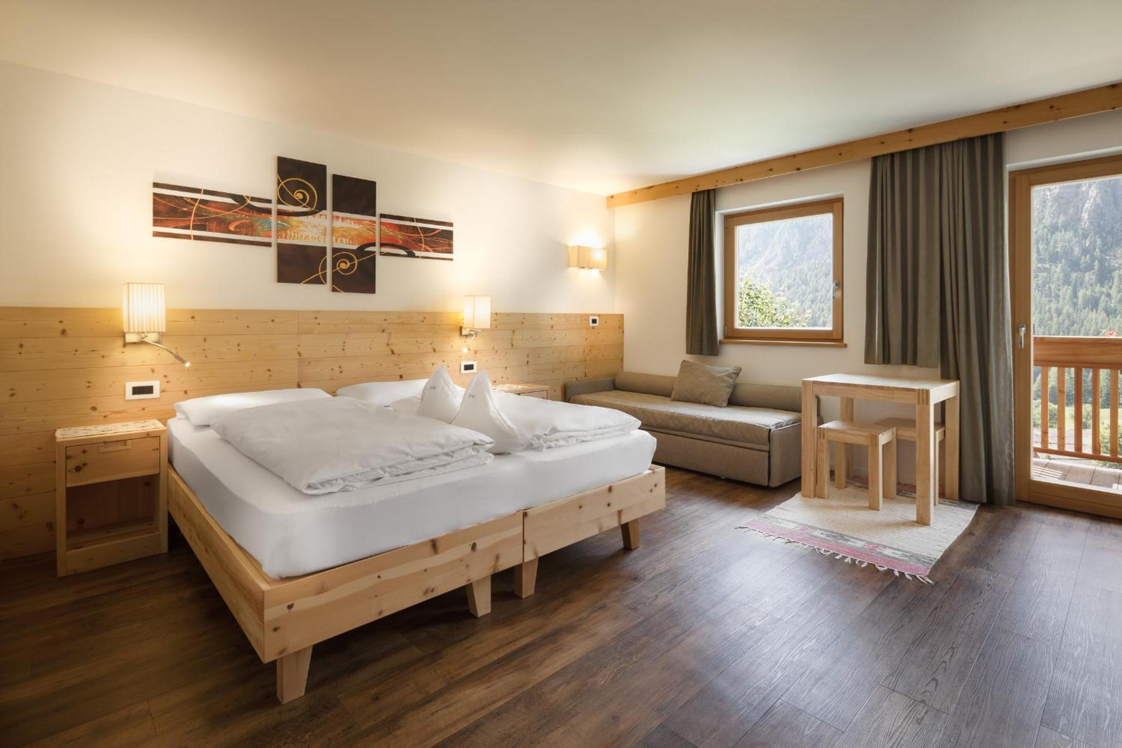 Large Double or Twin Room