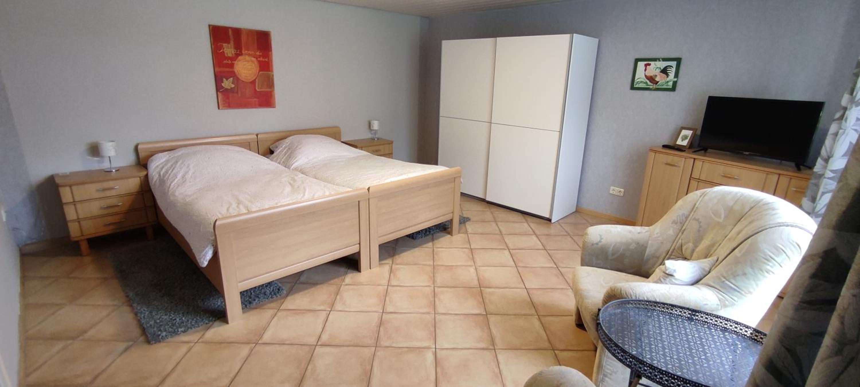 One-Bedroom Apartment photo 1