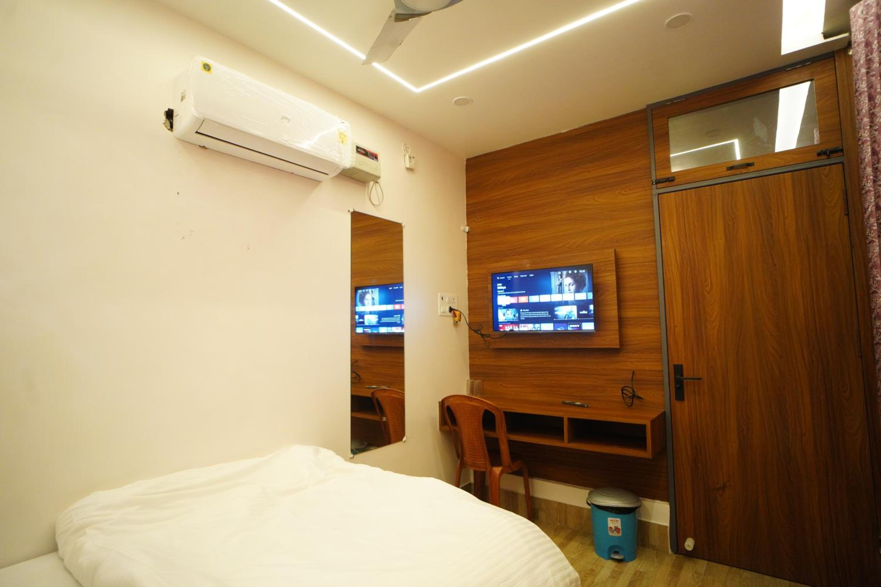 Deluxe Single Room