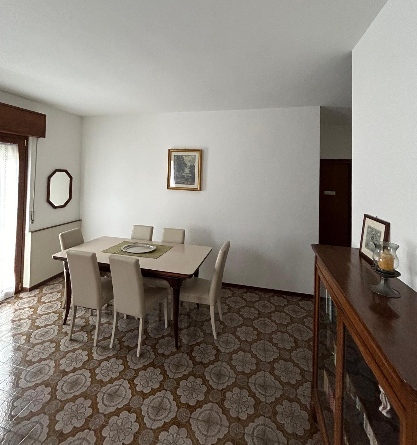 Two-Bedroom Apartment with Balcony photo 2