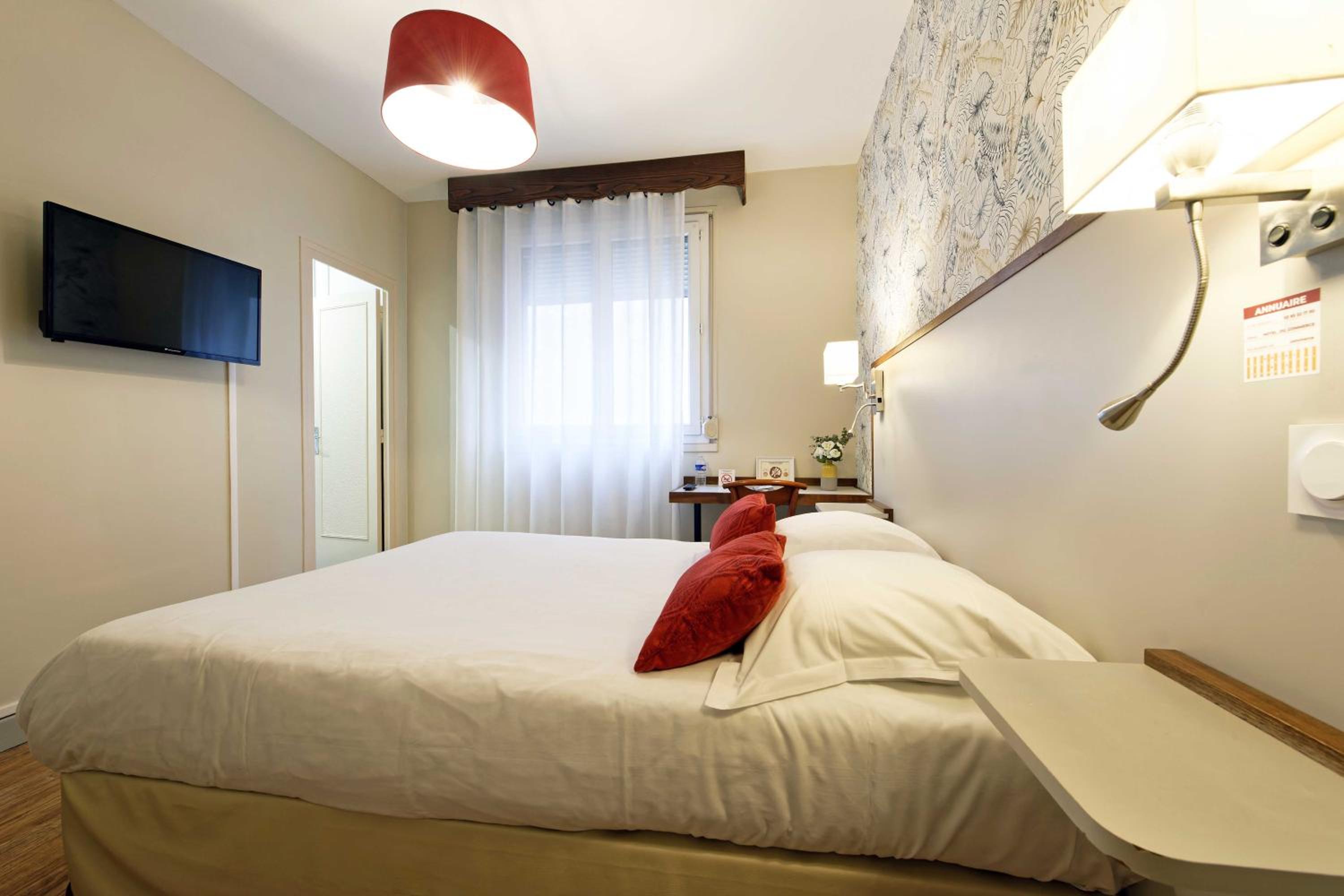 Double Room - Photo 9